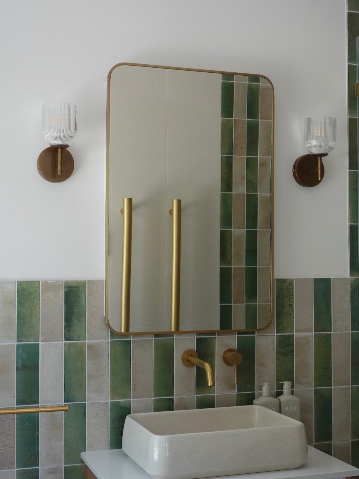 Obsessed with the colour palette at our Links Road Project! 

#southernhighlandsbuilder #merrigangconstruction #customrenovation