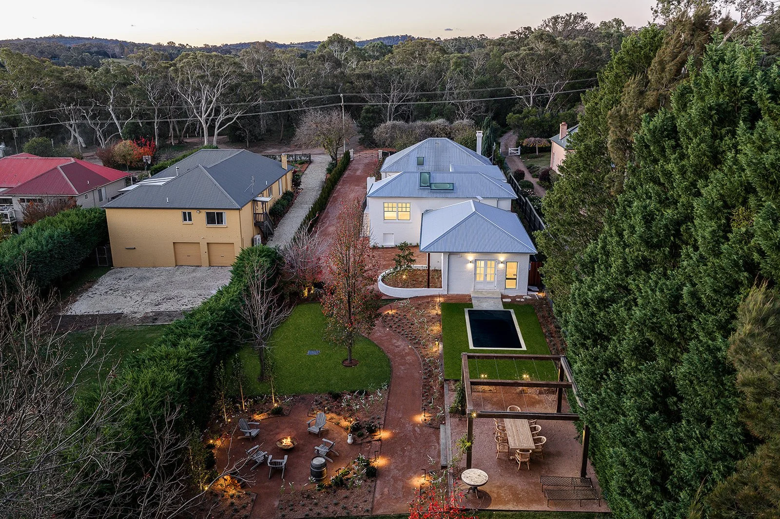 Merrigang_Constructions_Dusk_Drone_Apple_Street_Bodhi_and_Co_Media-18.jpg