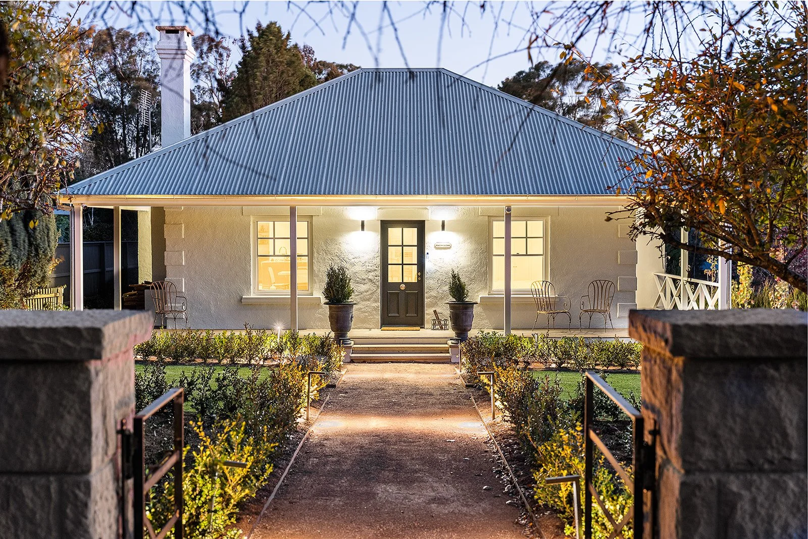 Merrigang_Constructions_Dusk_Apple_Street_Bodhi_and_Co_Media-35.DNG.jpg