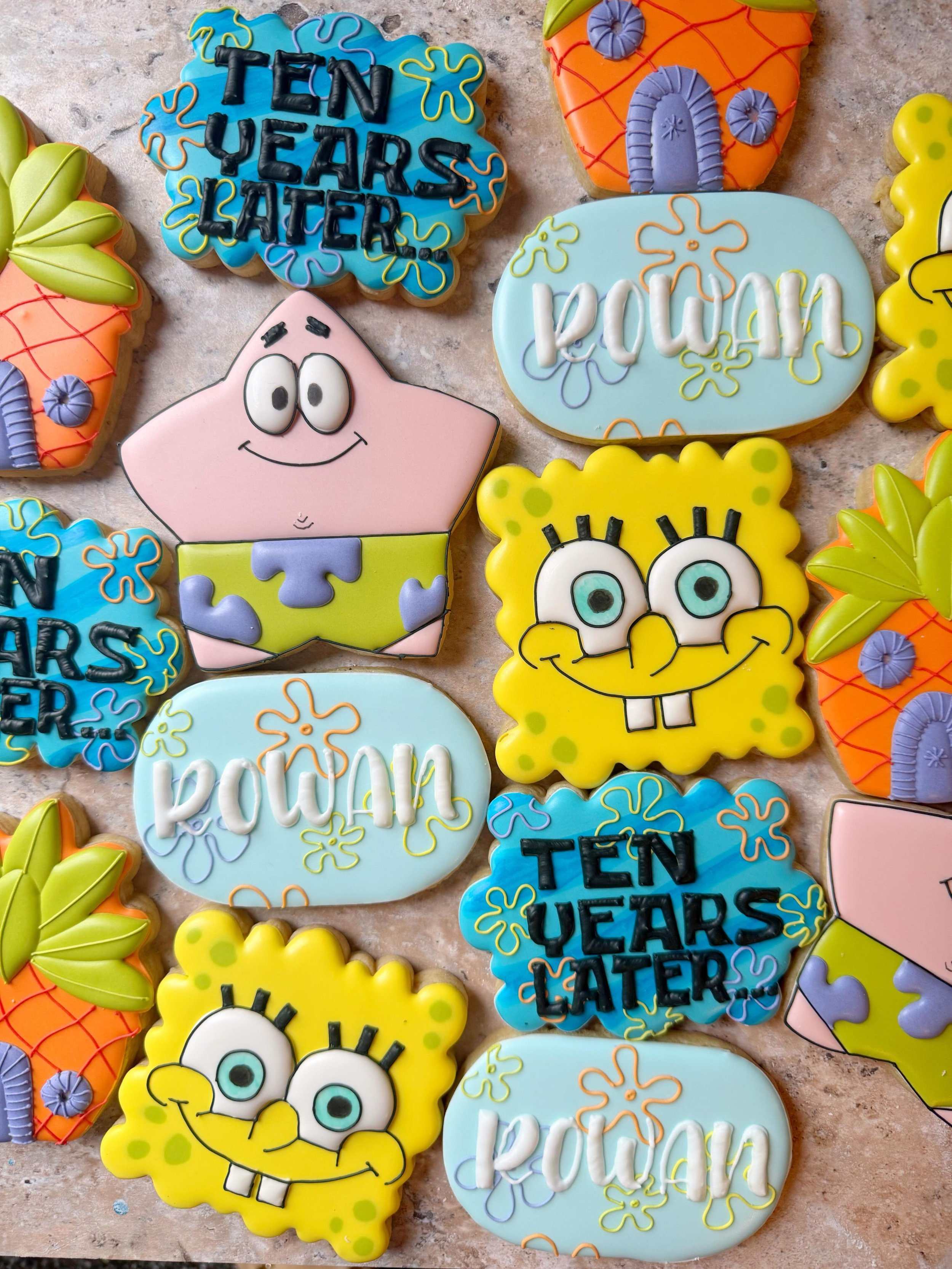 Okay I need to post some cookies again I guess!

Somehow this was my first SpongeBob order but I had a blaaaast working on these 😍

#spongebob #spongebobcookies #customcookies #cookieart #kansascity