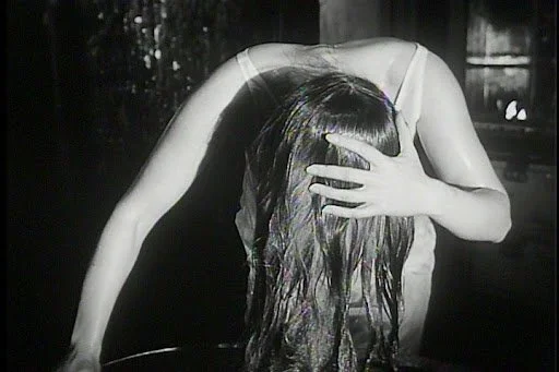 Portals and thoughts about Mirror (1975) 