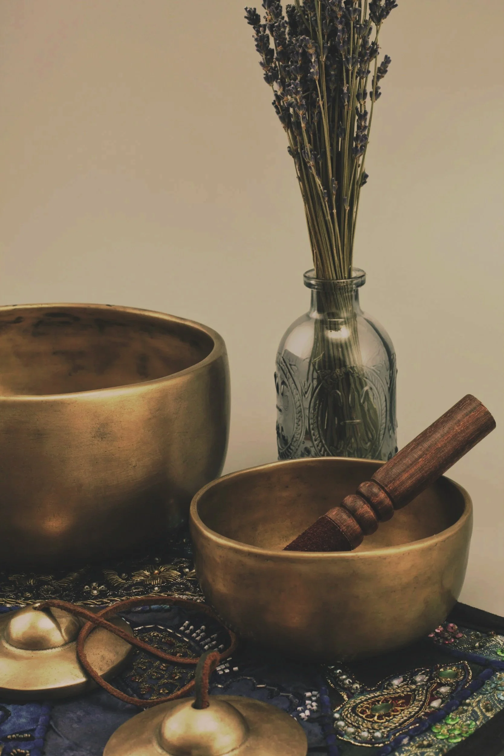 Himalayan Sound Bowl in a mediative setting