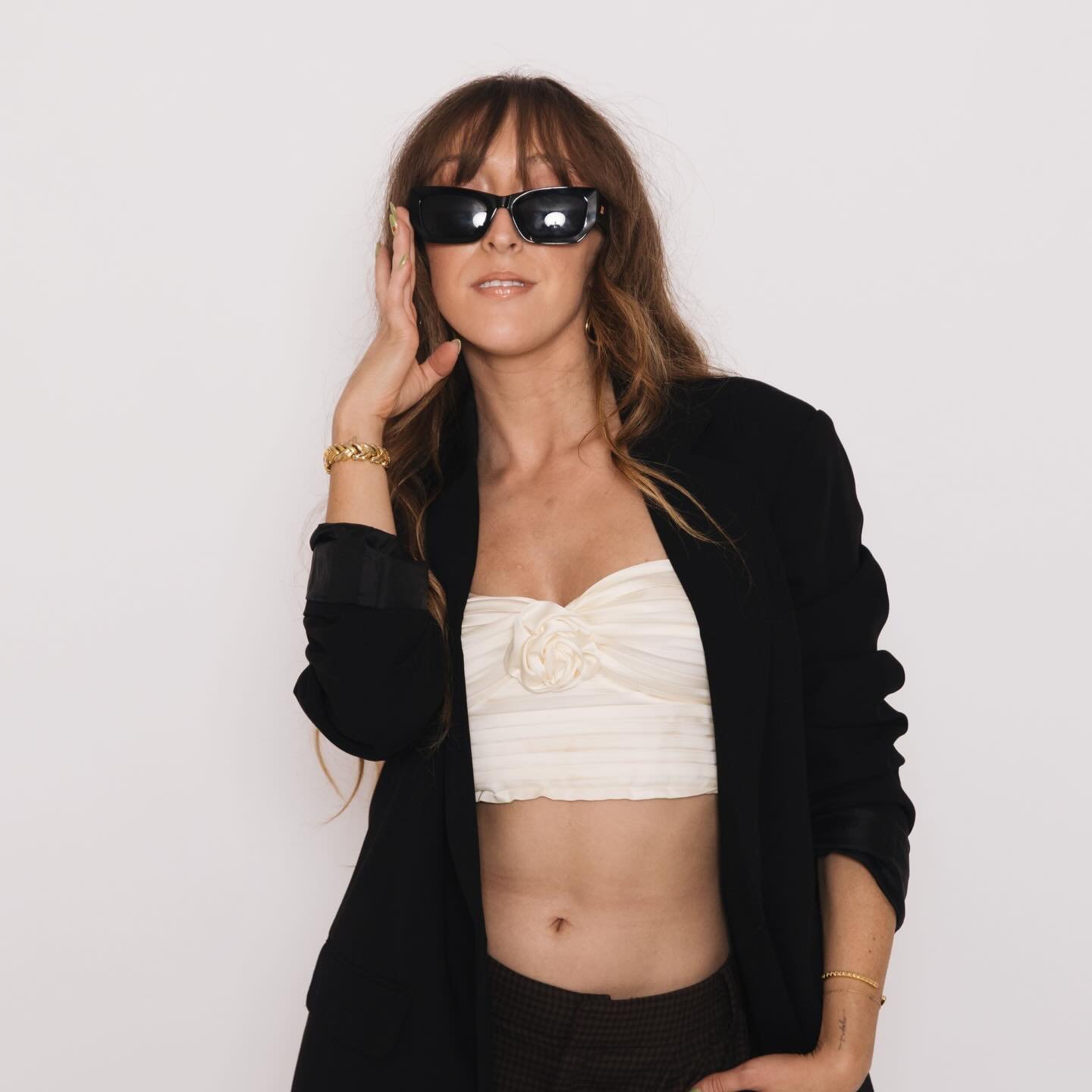 that&rsquo;s showbiz baby&hellip;. styling back in session after this crazy snow week 😅❄️

have a project coming up? let&rsquo;s work together