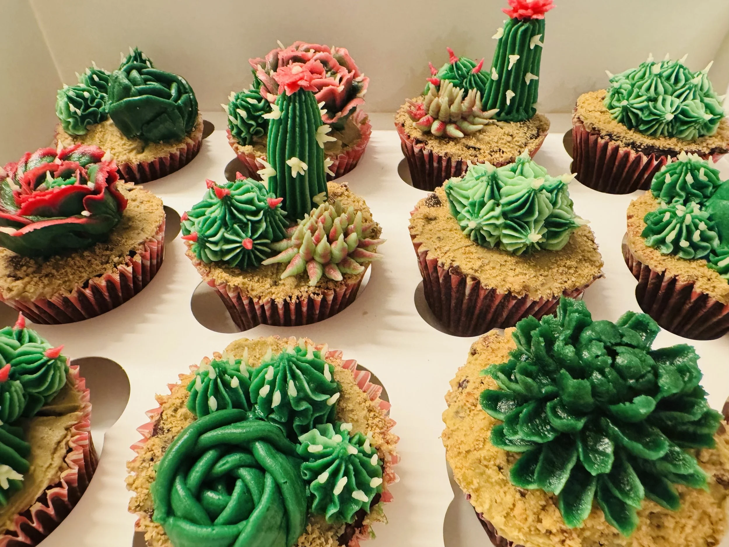 Green and pink cactus floral cupcakes