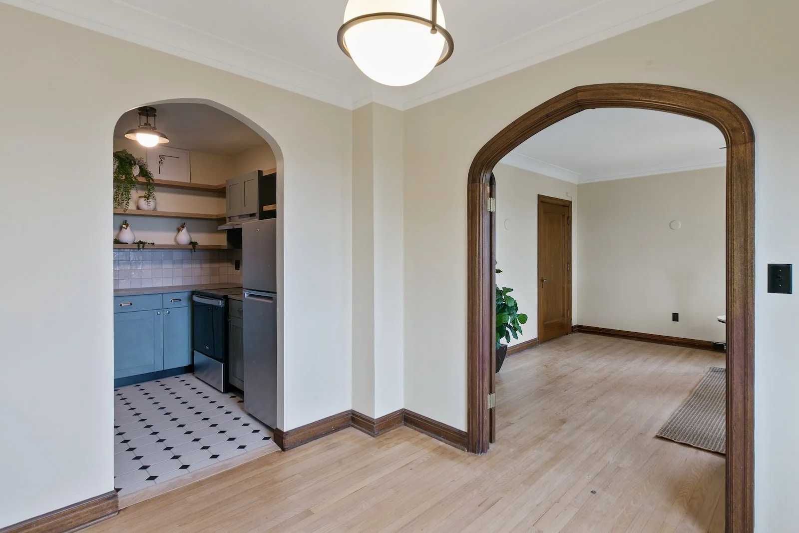8 Hallway.jpg