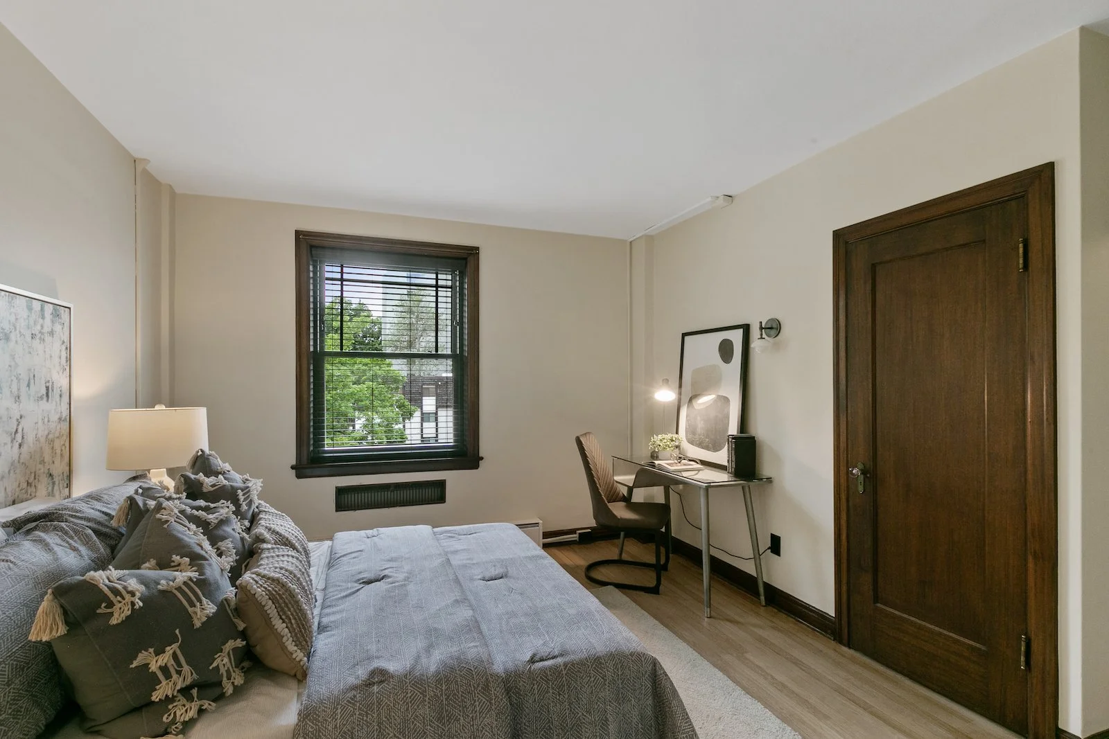 11 Bedroom.jpg