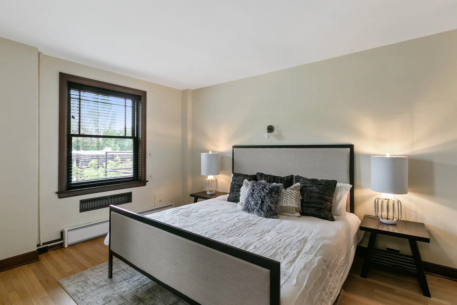 12 Bedroom.jpg