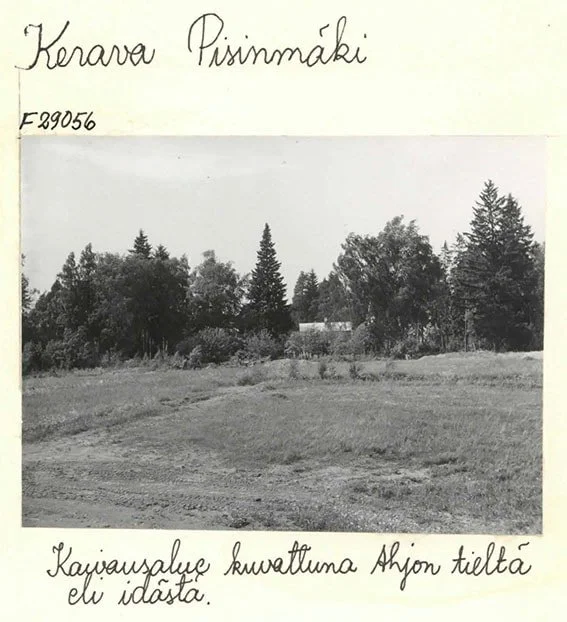 1960-luvulta peräisin oleva kuva Pisinmäen alueelta, jossa tehtiin arkeologisia kaivauksia.