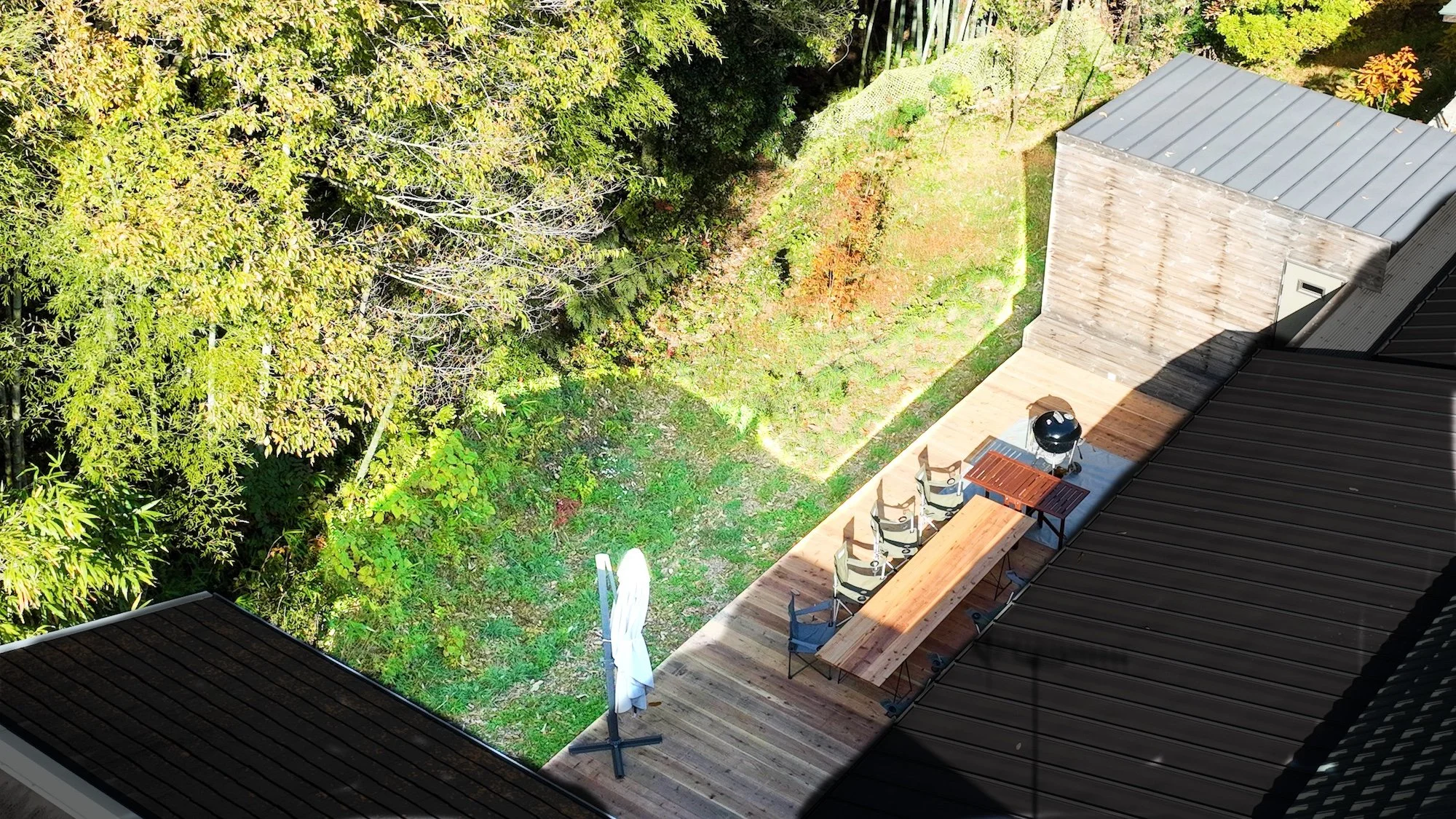 せとうち母家では、プライベートウッドデッキでBBQをお楽しみ頂けます。