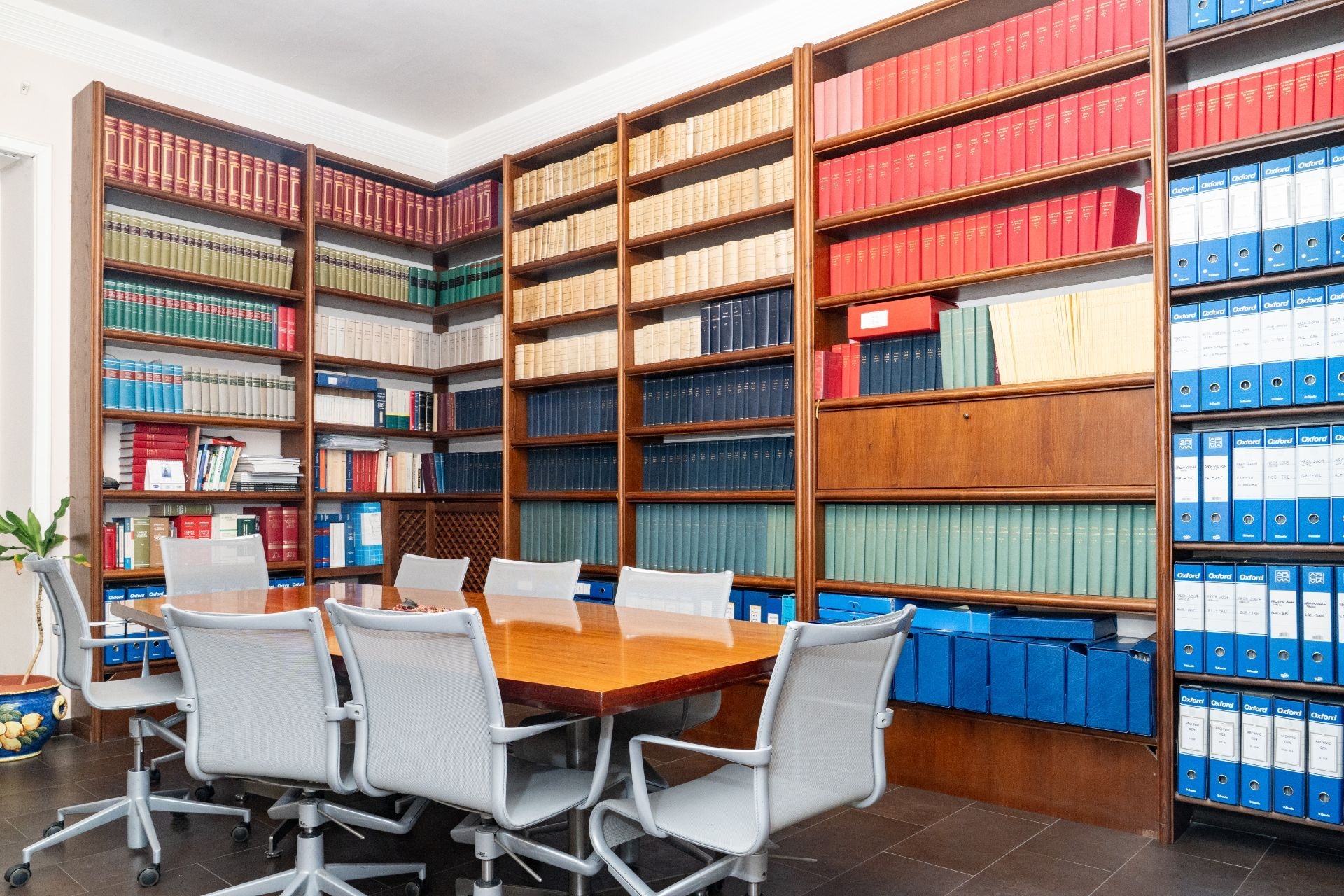 Biblioteca dello studio Parisi