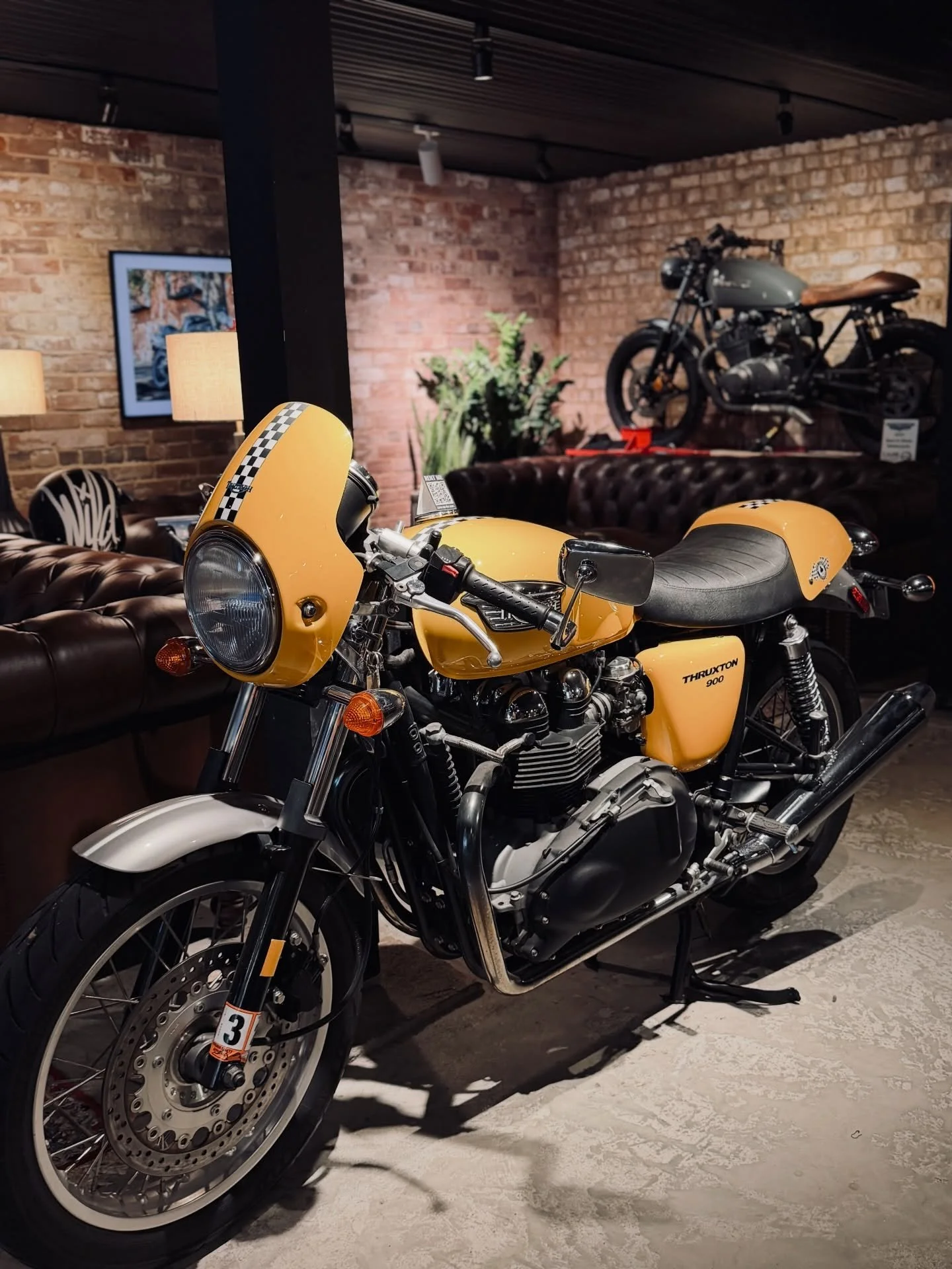 Coffee for me, bikes for @crazycreasey 

What a vibe at @fultonmoto 

#foodies #coffee #culpeperva #moto