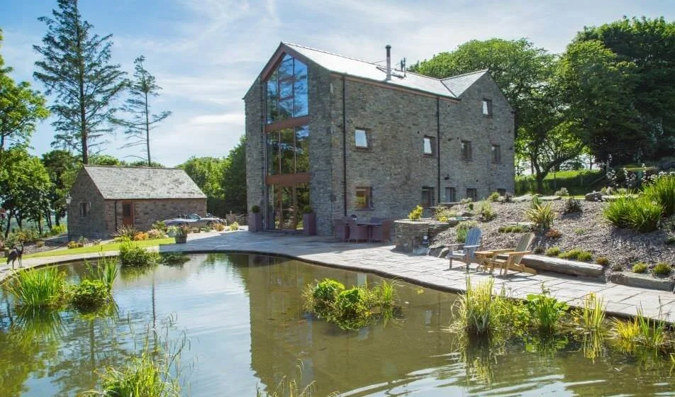 04 - hero slider.jpg