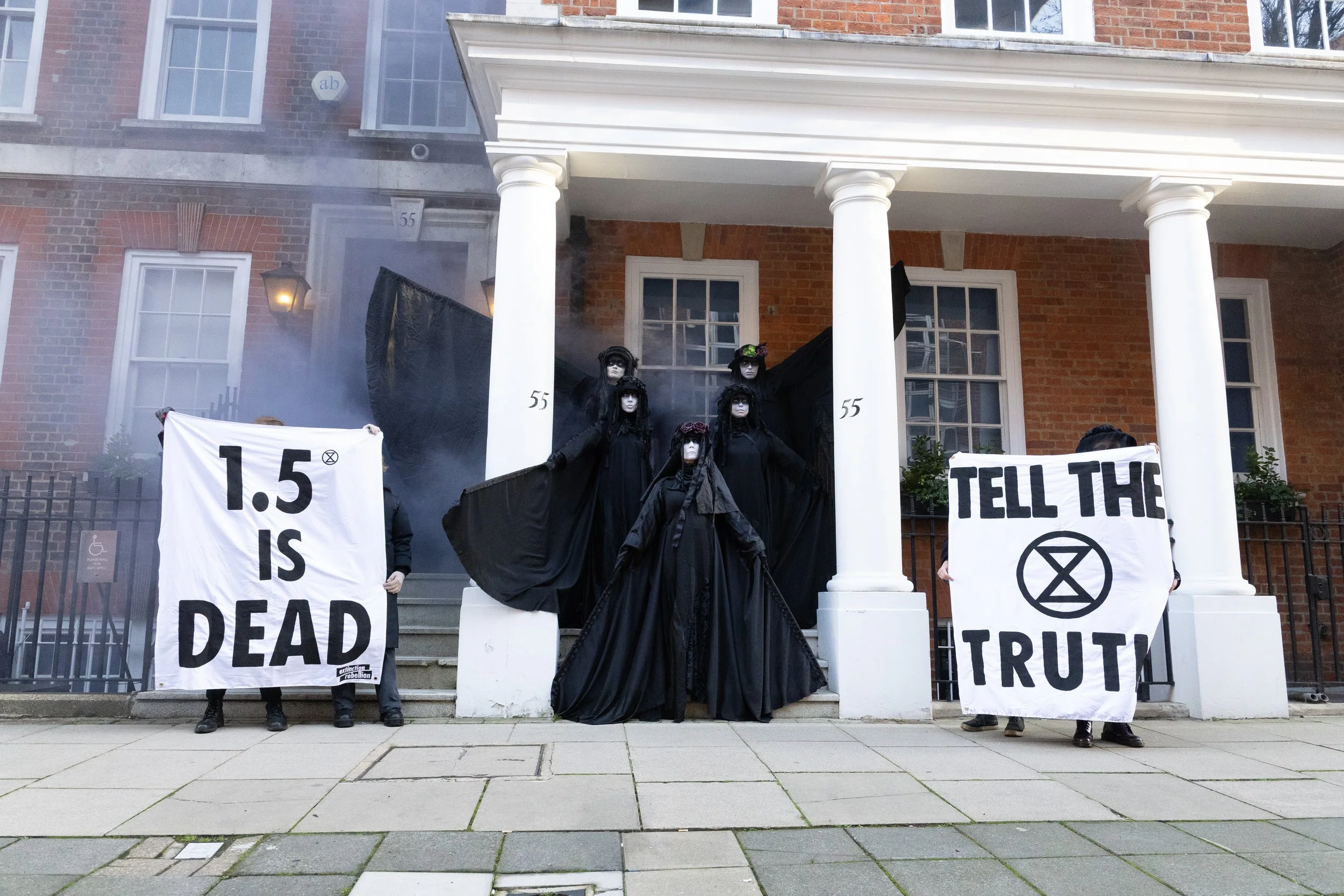 251217-Close The Door-RichardBayfield-20.jpg