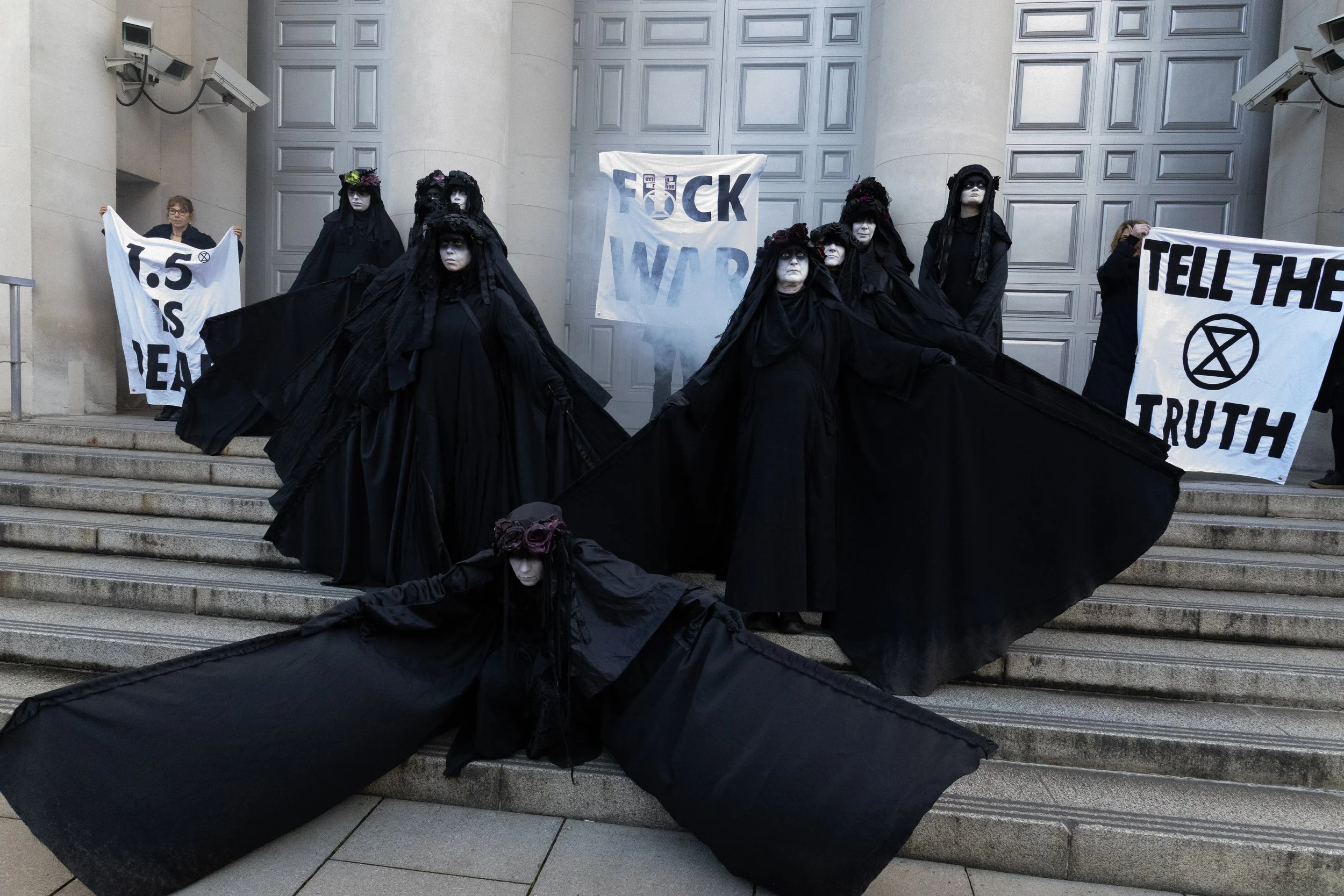 251217-Close The Door-RichardBayfield-9.jpg