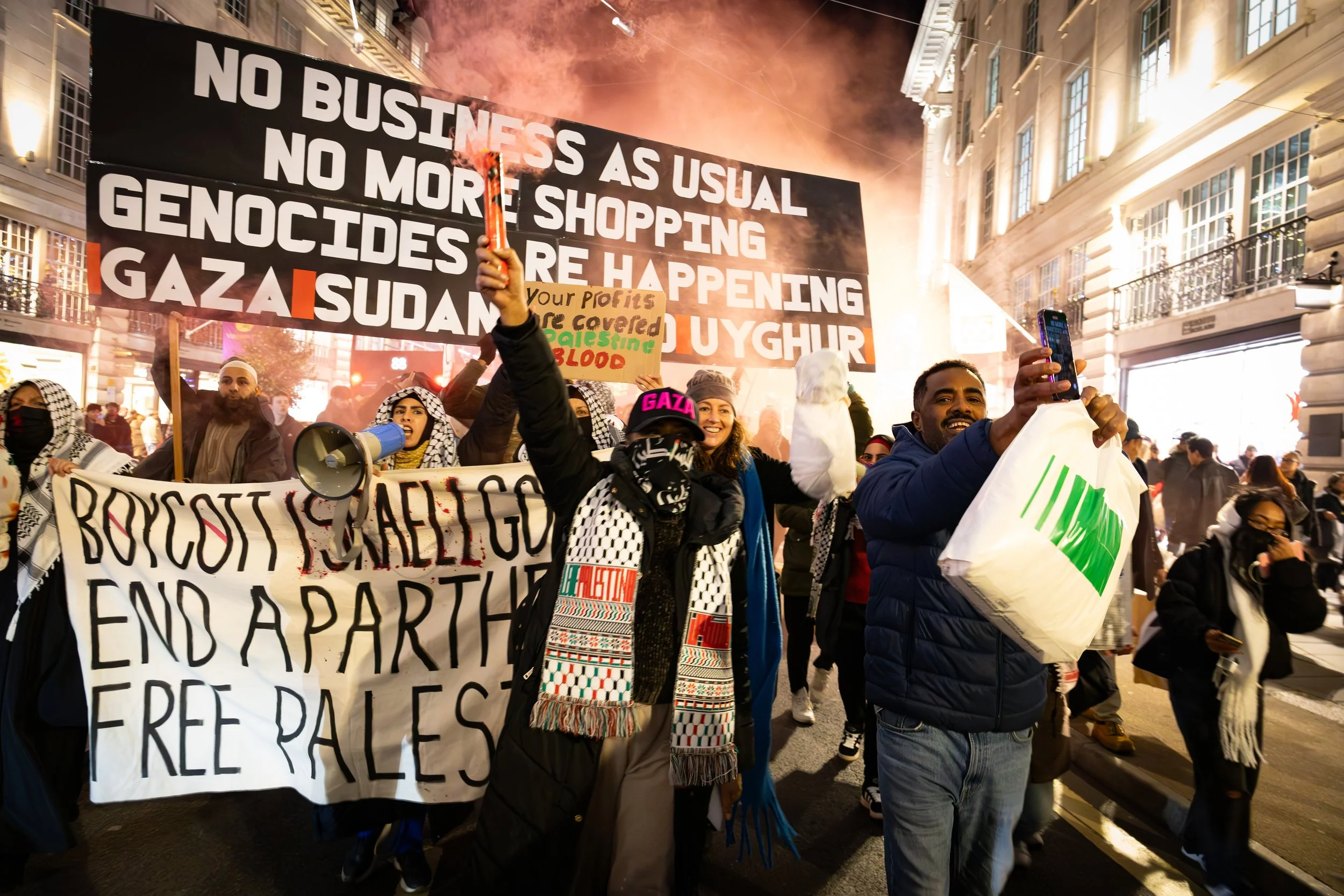 241129-RichardBayfield-Picadilly Circus-3.jpg