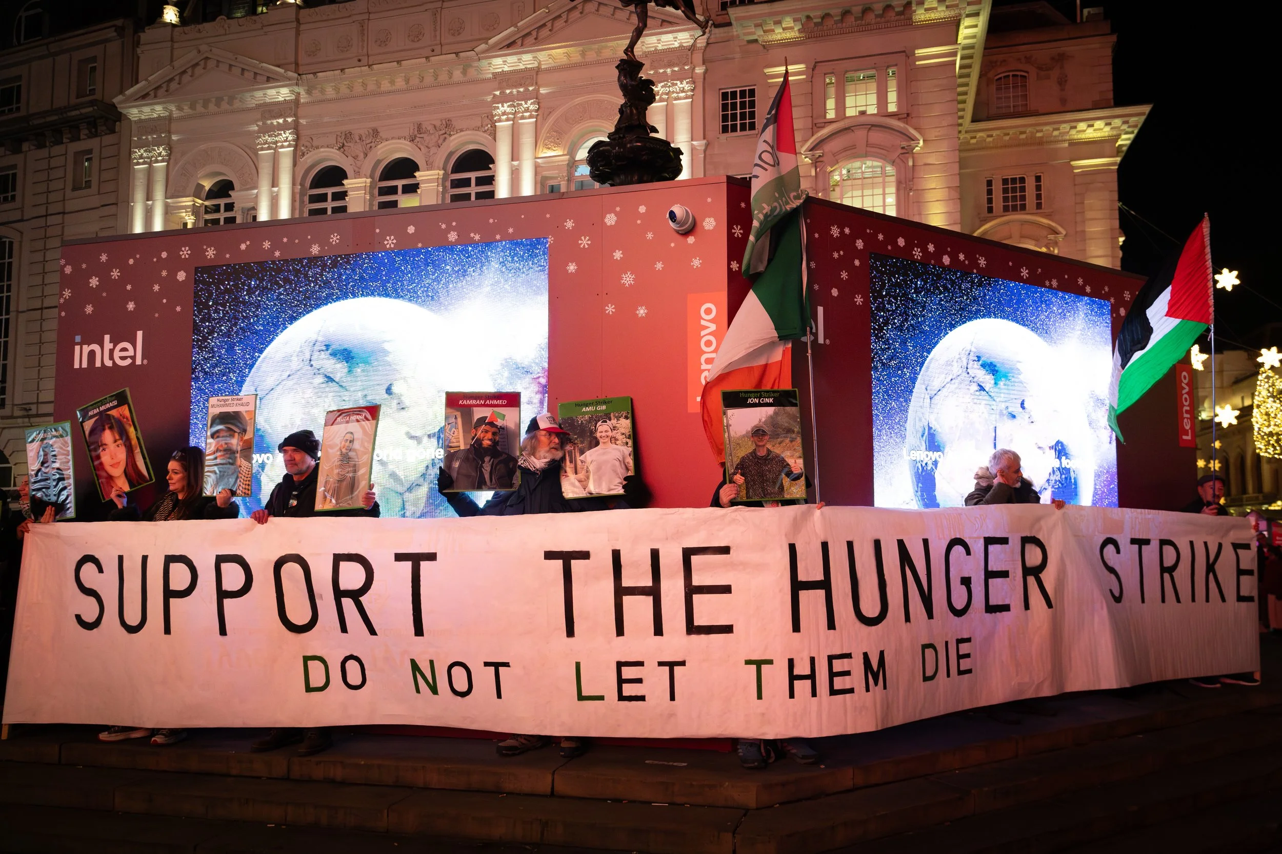 251213-RichardBayfield-Picadilly Circus-2.jpg