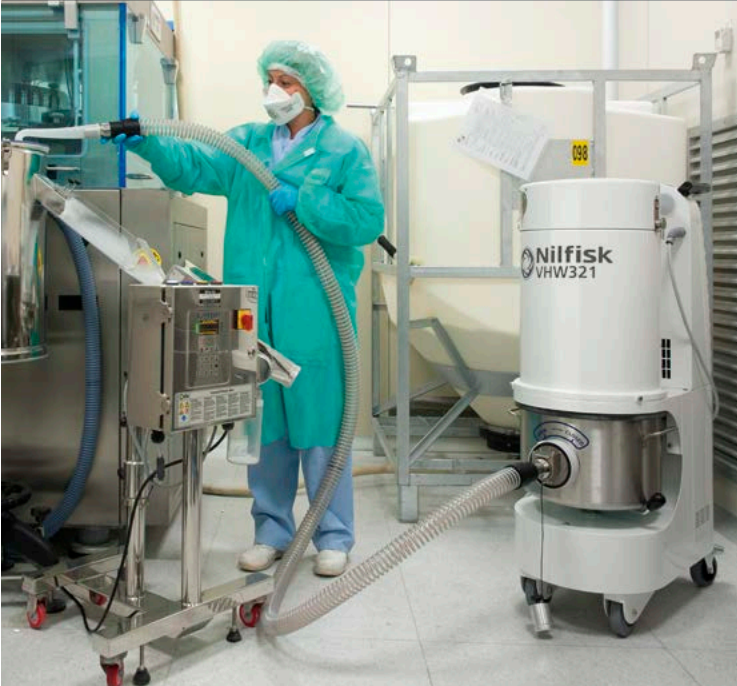 Nilfisk VHW321 Industrial Vacuum