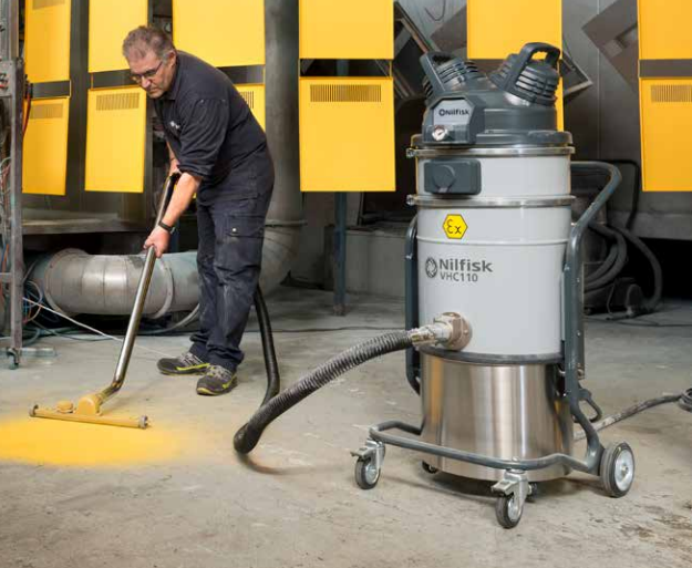 Nilfisk VHC110 Industrial Vacuum