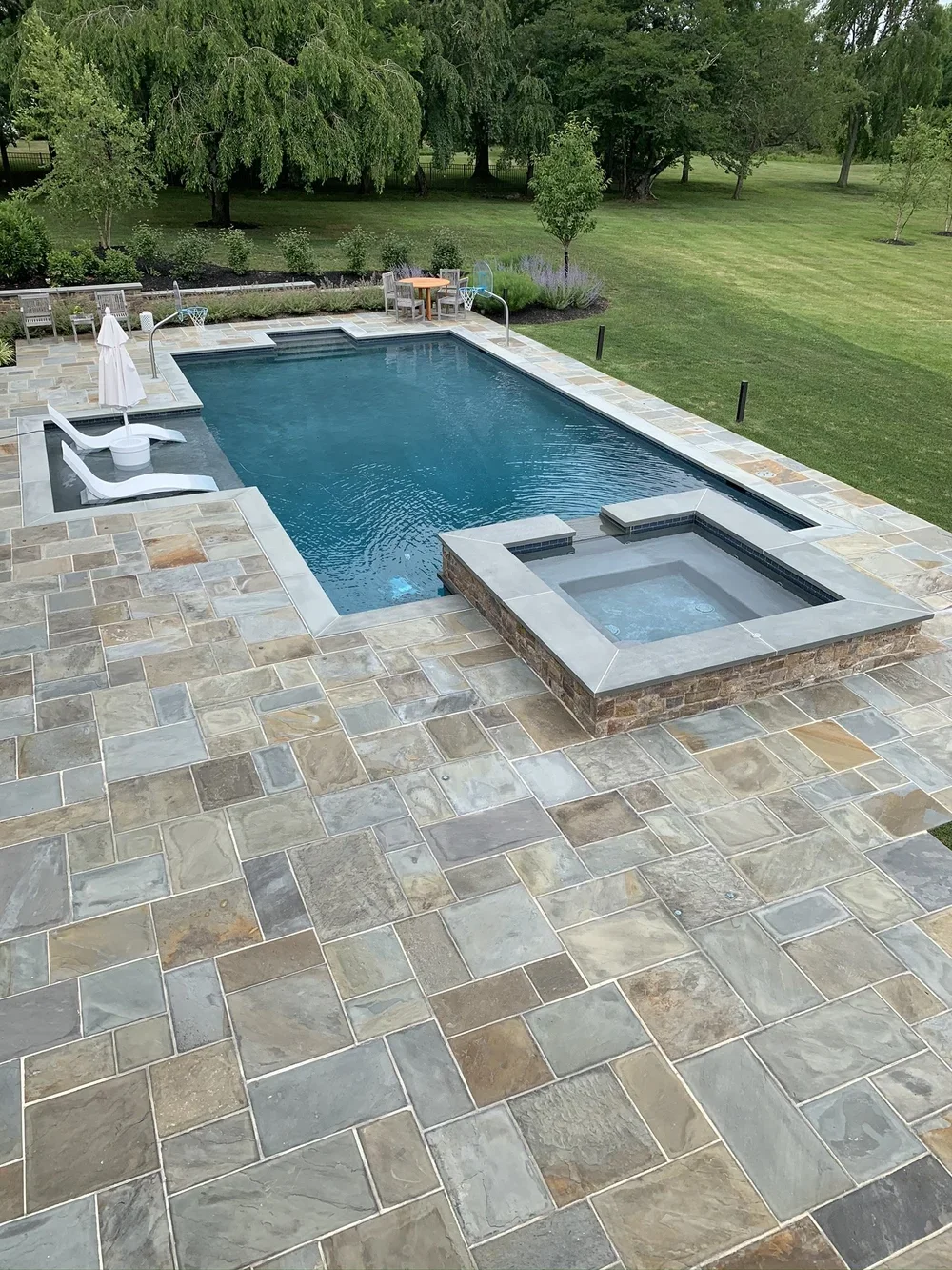 Mixed Color Natural Cleft - Burns Landscaping.webp