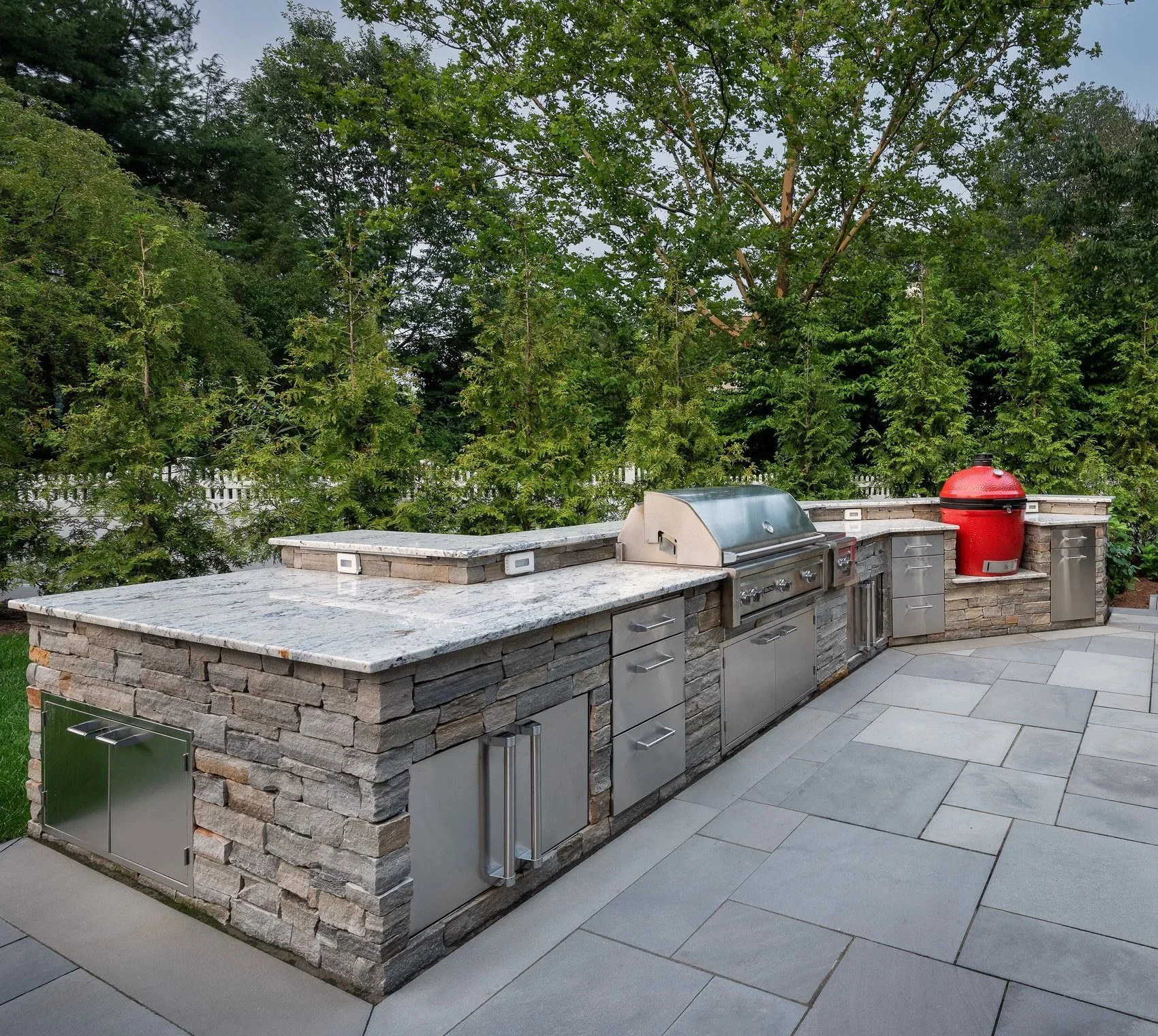 Silver%2BShine%2BLedge%2B-%2BDelis%2BLandscaping.jpg