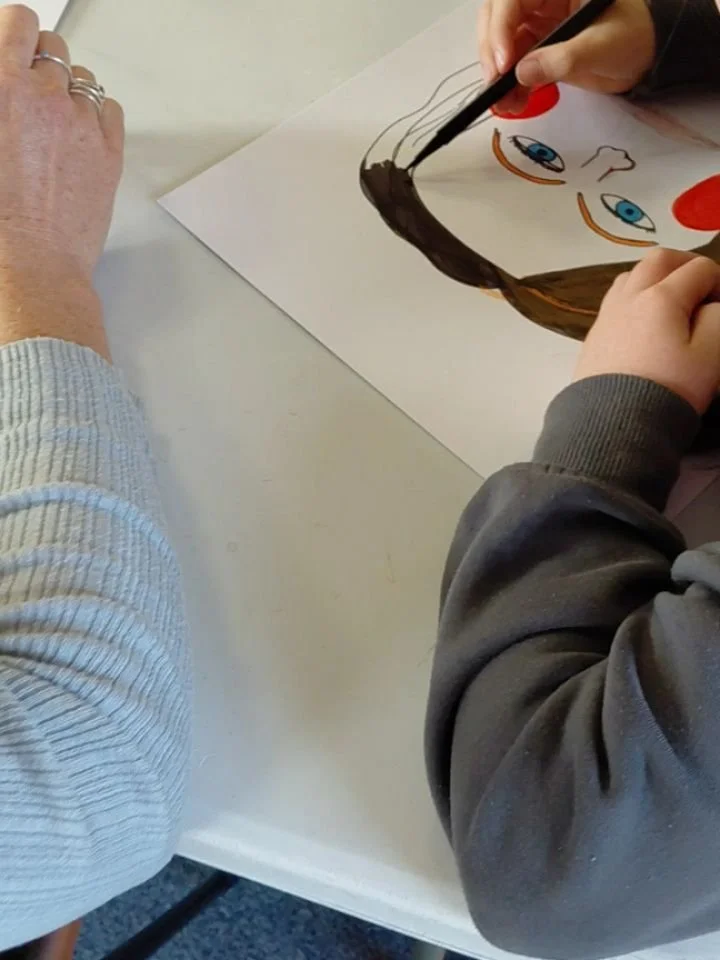 Fun day in Carna, as part of the School Completion Camp run by Connemara North &amp; West School Completion Programme!

I had the pleasure of introducing Flash Box to the kids, and we got creative together on A3 collaborative posters, drawing portrai