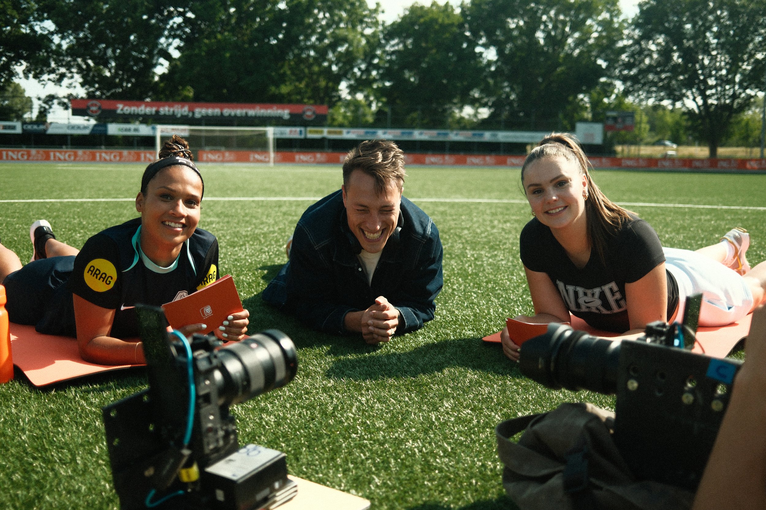 𝗖𝗹𝗶𝗲𝗻𝘁: ING Nederland
𝗖𝗮𝗺𝗽𝗮𝗶𝗴𝗻: Burning Questions social format
𝗥𝗼𝗹𝗲: Creative and director social content