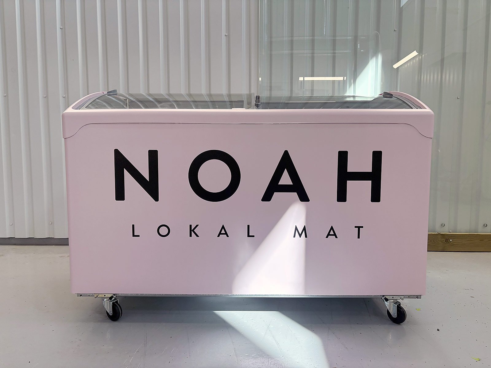 Profilerad demovagn för Noah i Luleå