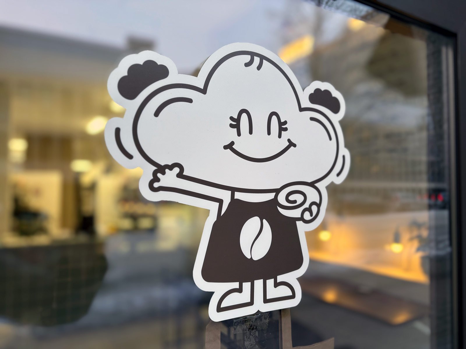 Skyltar och fönsterdekor för Cloud Café i Luleå