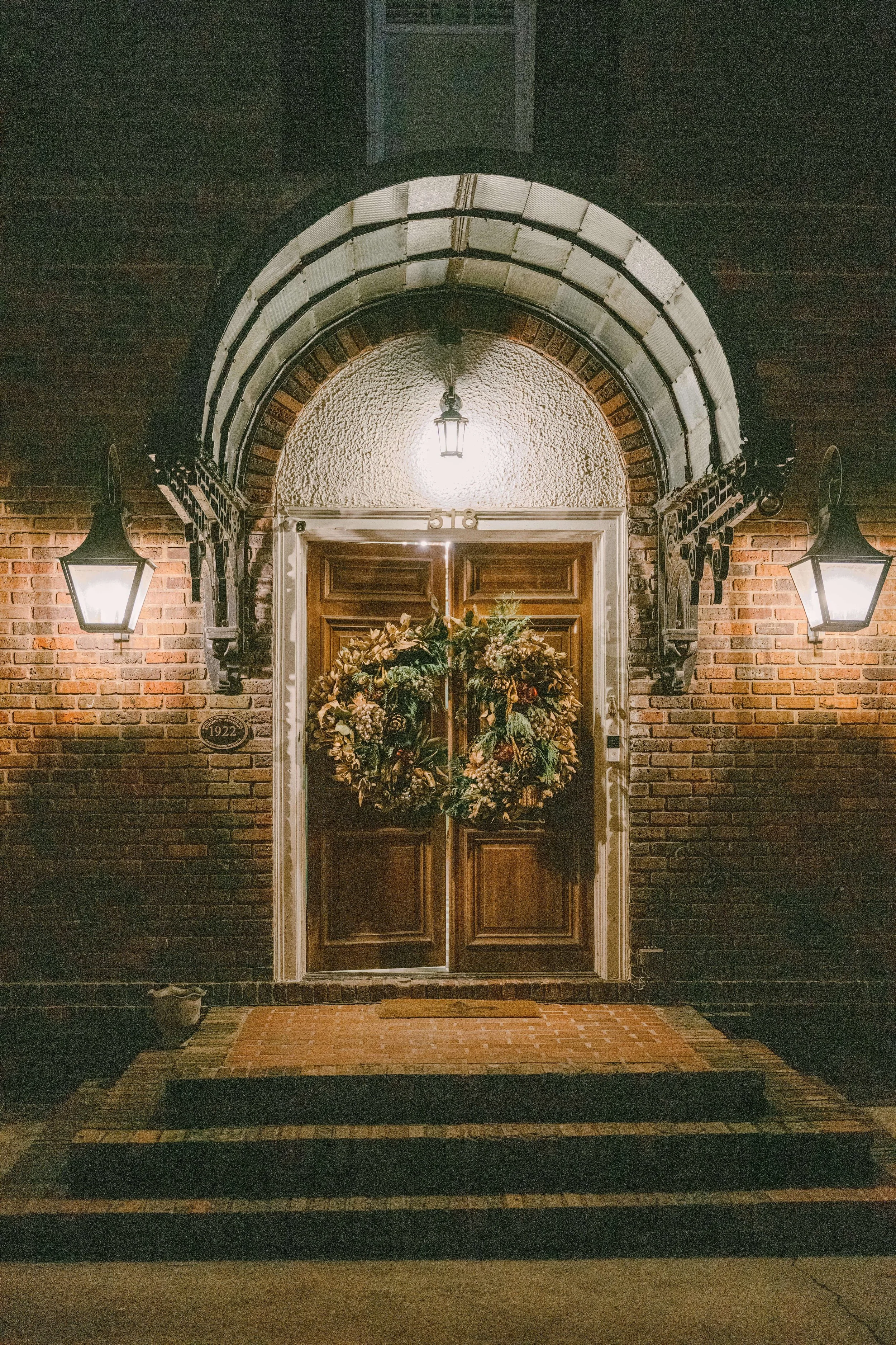 An outdoor wreath and Christmas display in Savannah