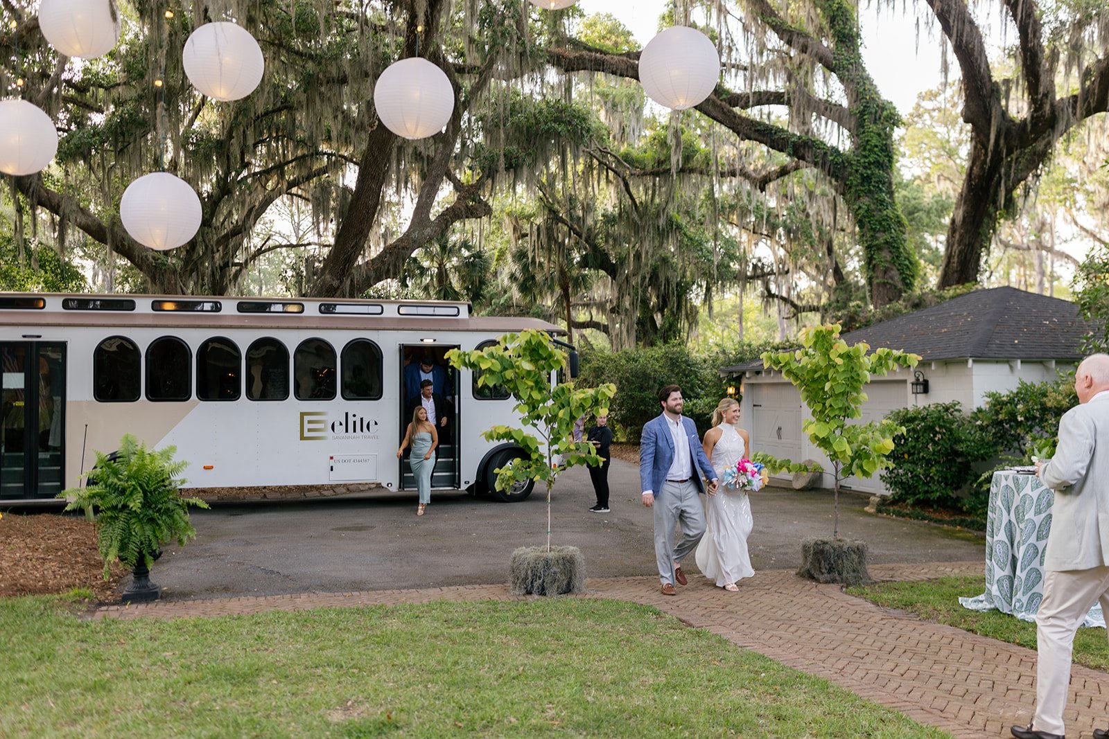 historic-savannah-wedding-trolley-service.jpg