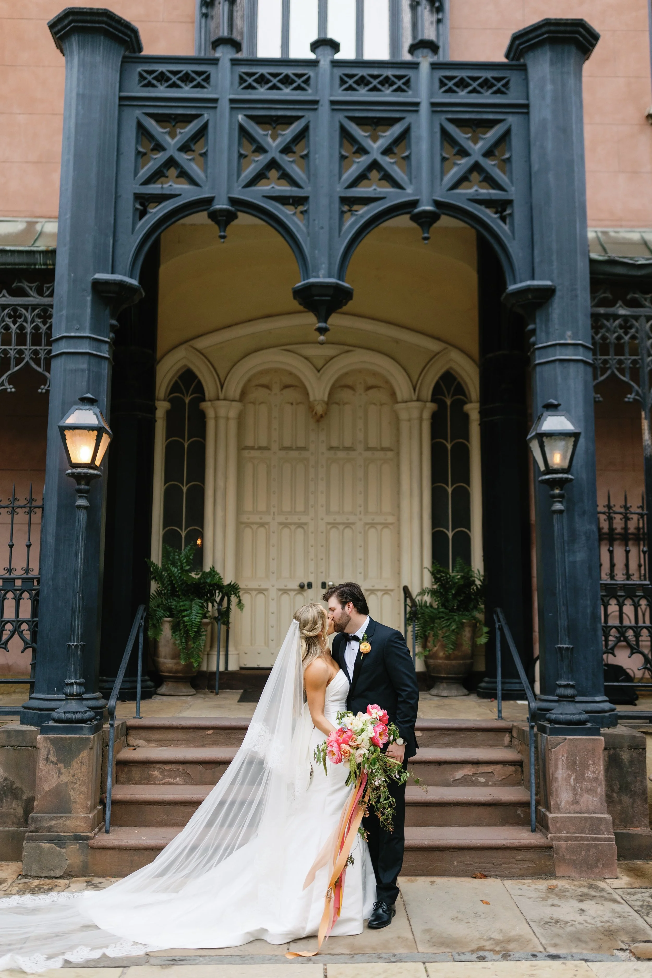 historic-savannah-wedding-floral-design.jpg