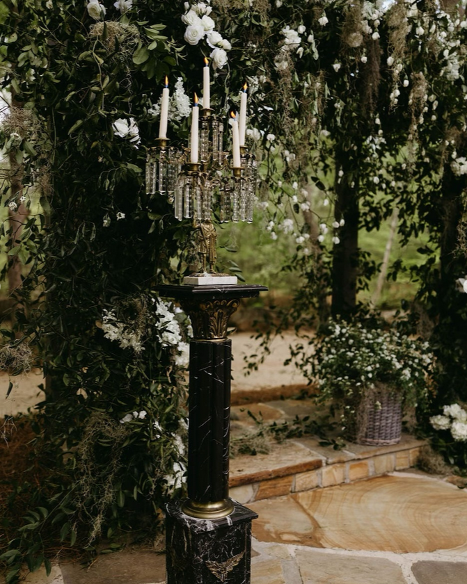 luxury-ceremony-installation-black-marble-columns-atlanta.jpg