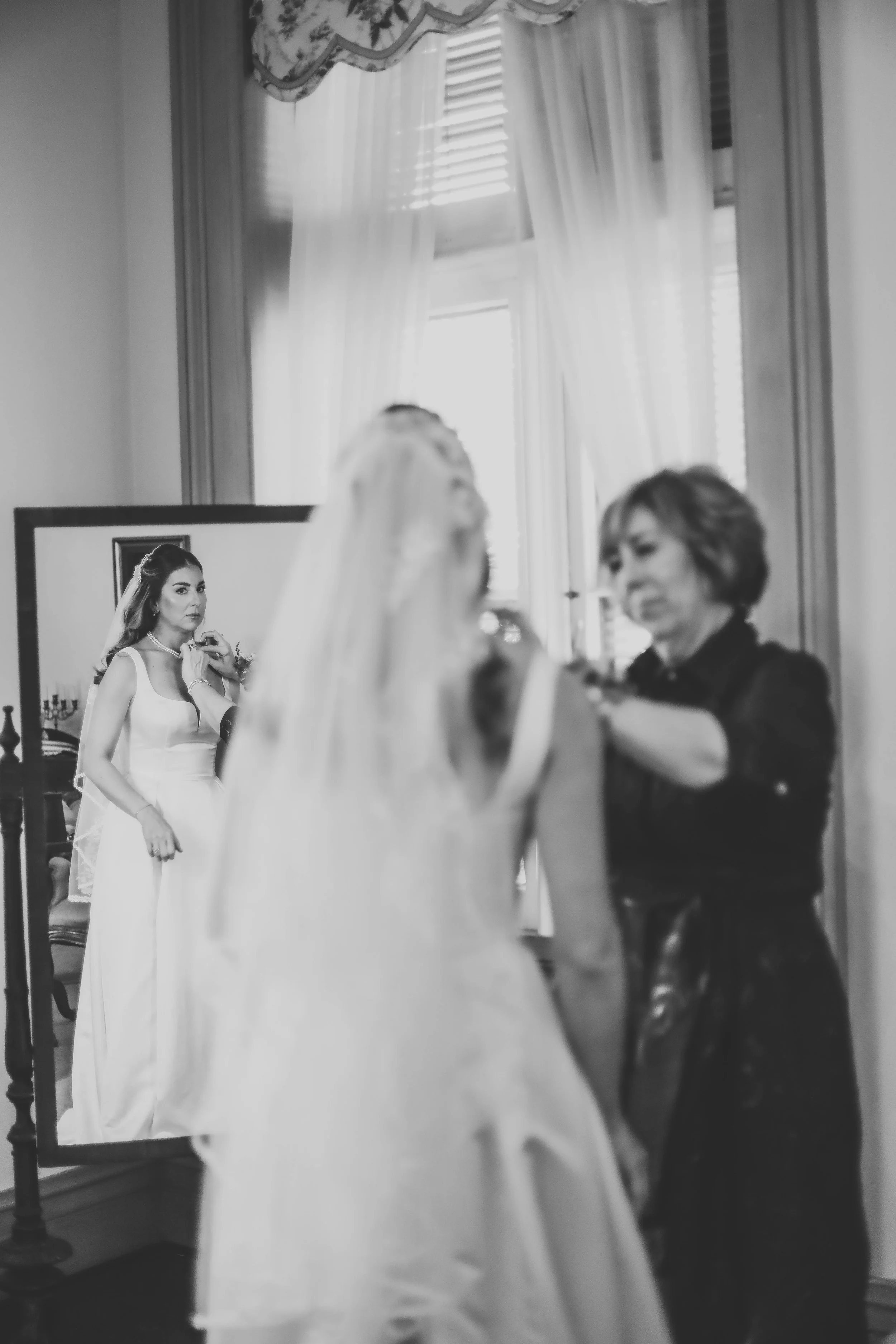 editorial-mother-daughter-wedding-moments-savannah-2.jpg