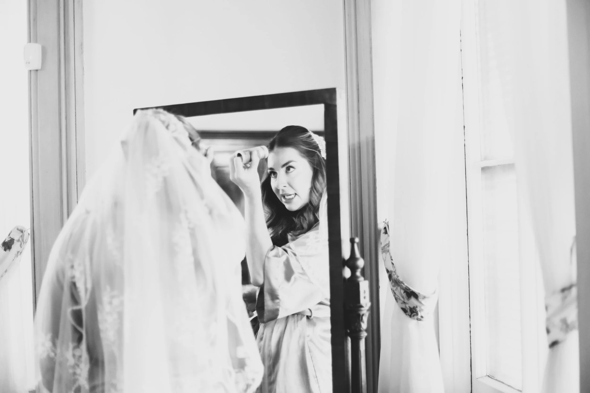 intimate-wedding-morning-mother-bride-4.jpg