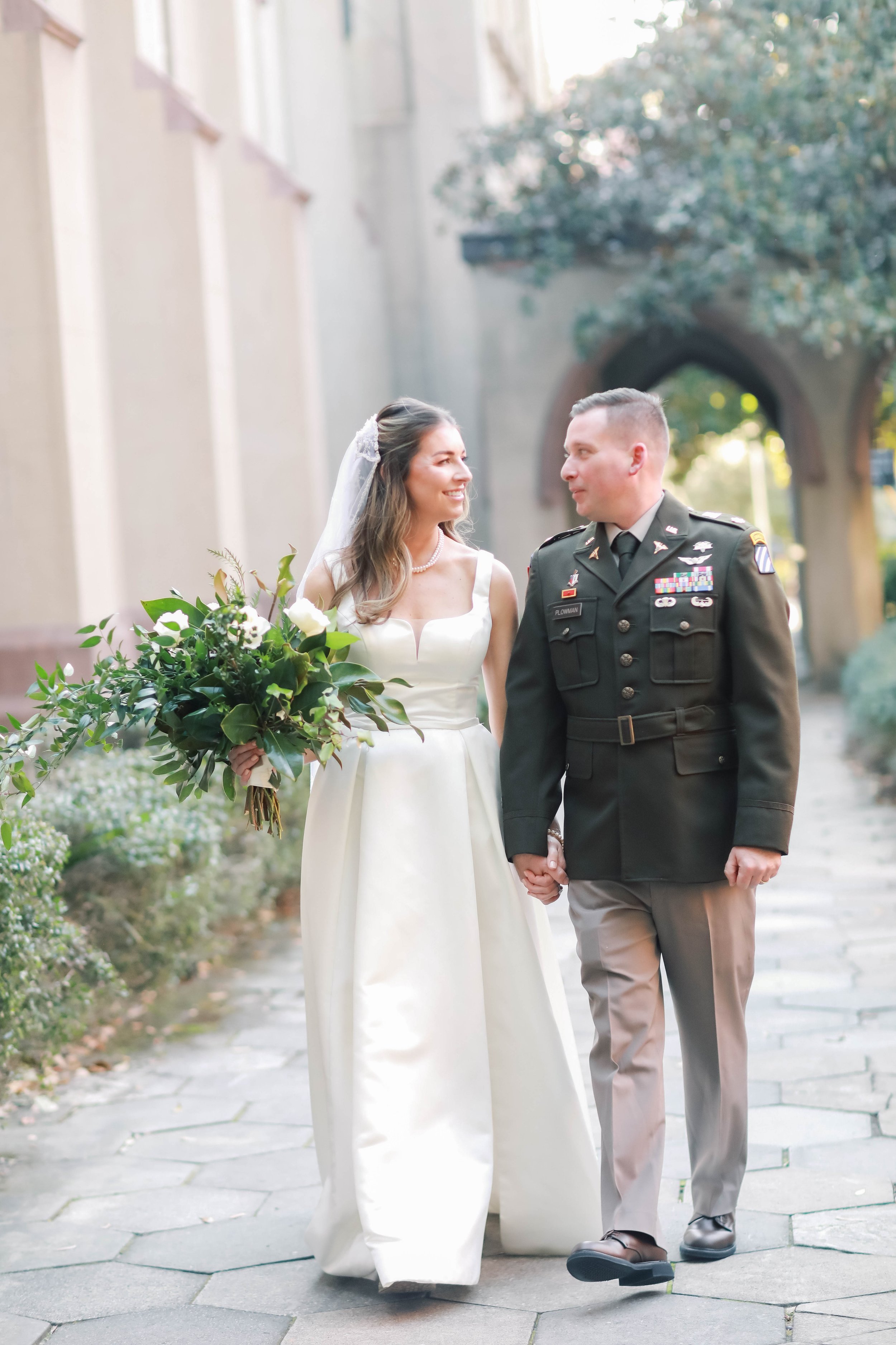 historic-savannah-wedding-weekend-portraits.jpg