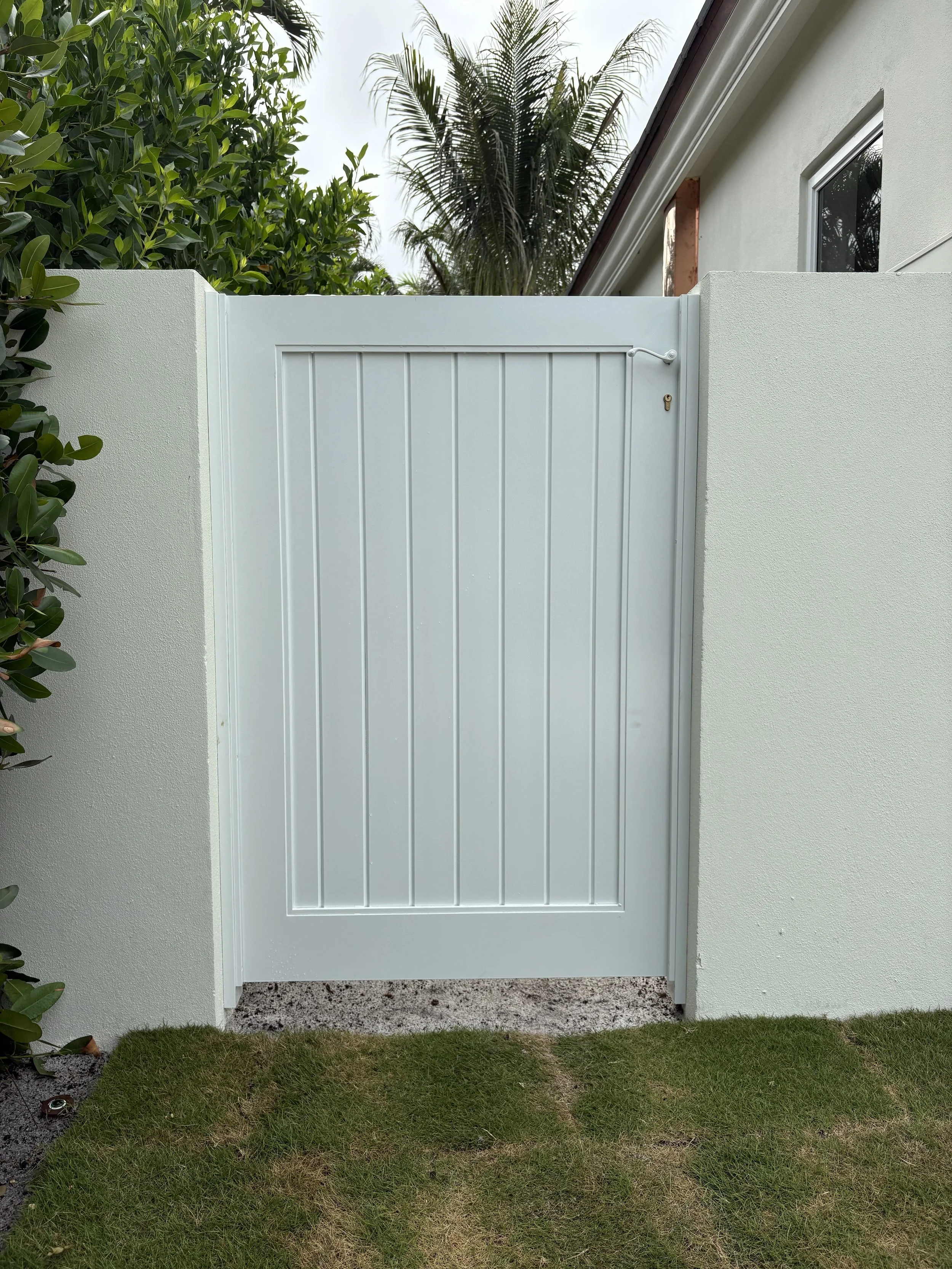 249 W Indies Gate 1.jpg