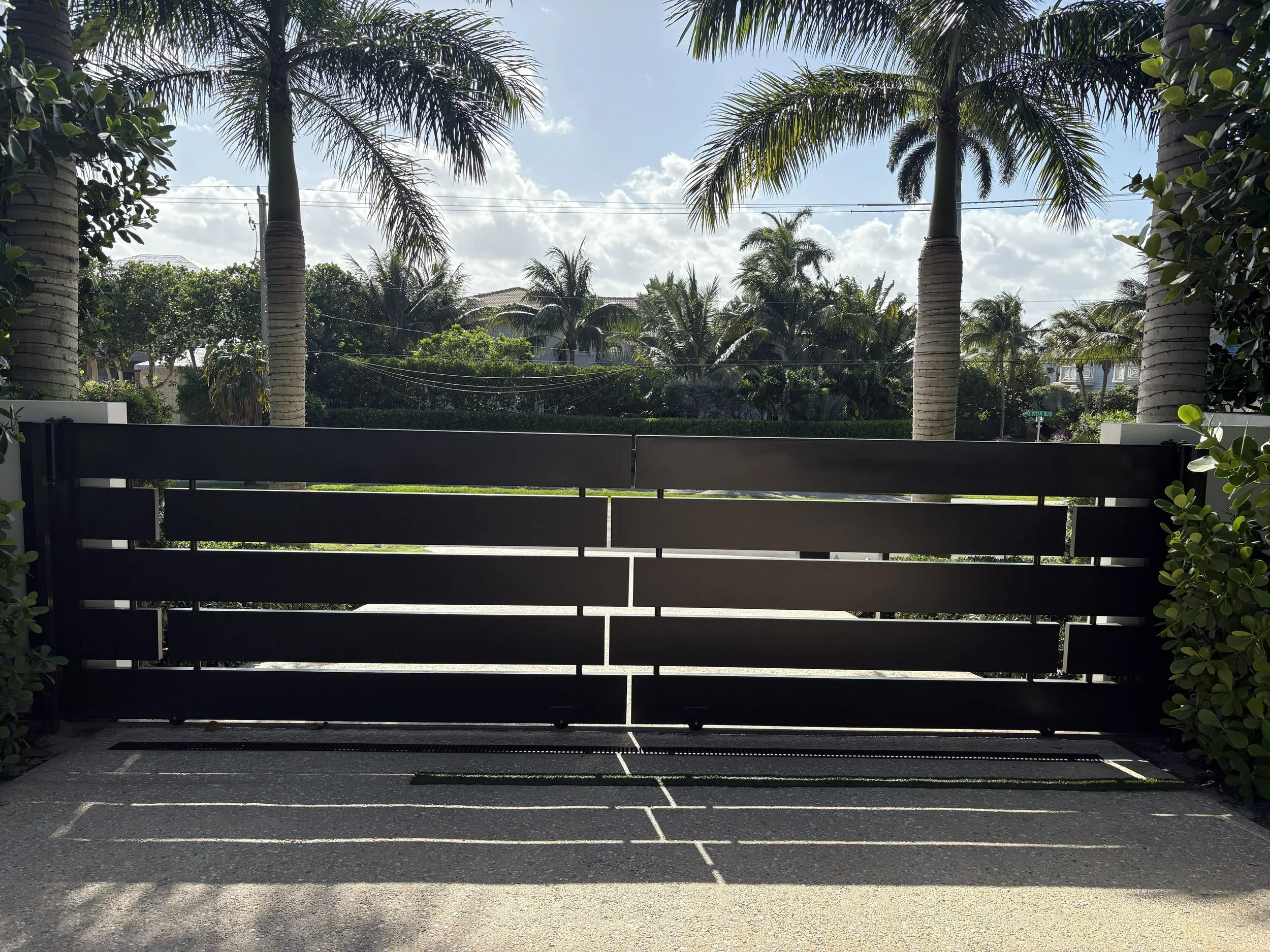 MT - 995 SOB - Drive Gate.jpg