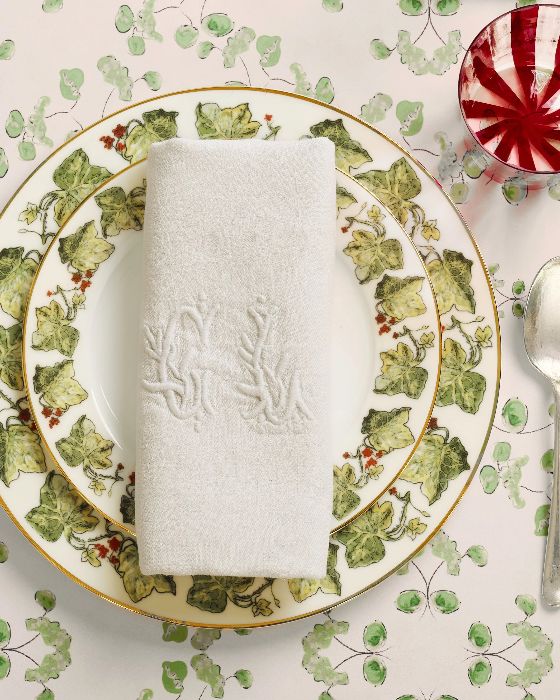 TablePlacements_JonathanJamesWilson_009_Crop.jpg