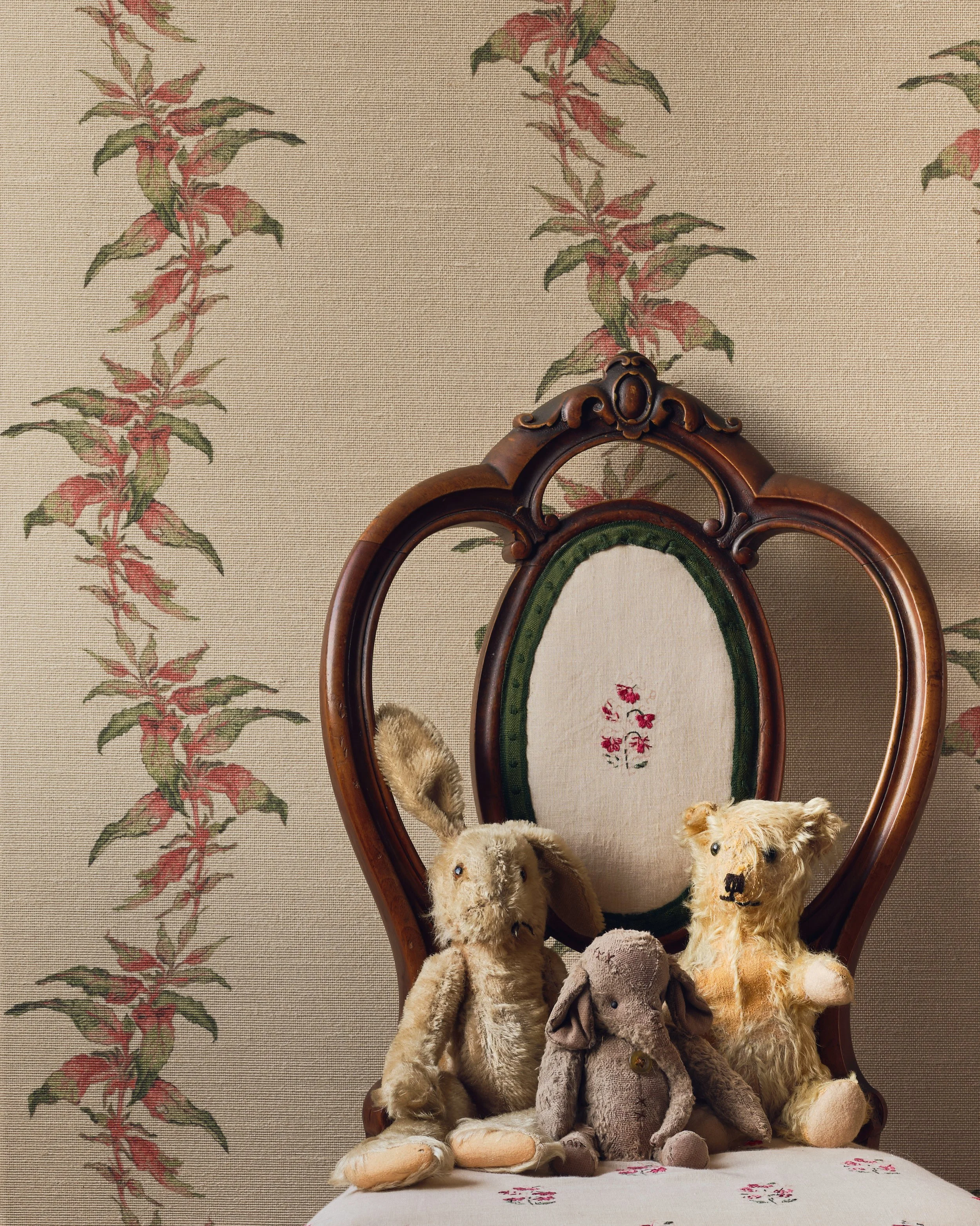 Amaranth_PinkGreen_JonathanJamesWilson_AnimalsCrop.jpg