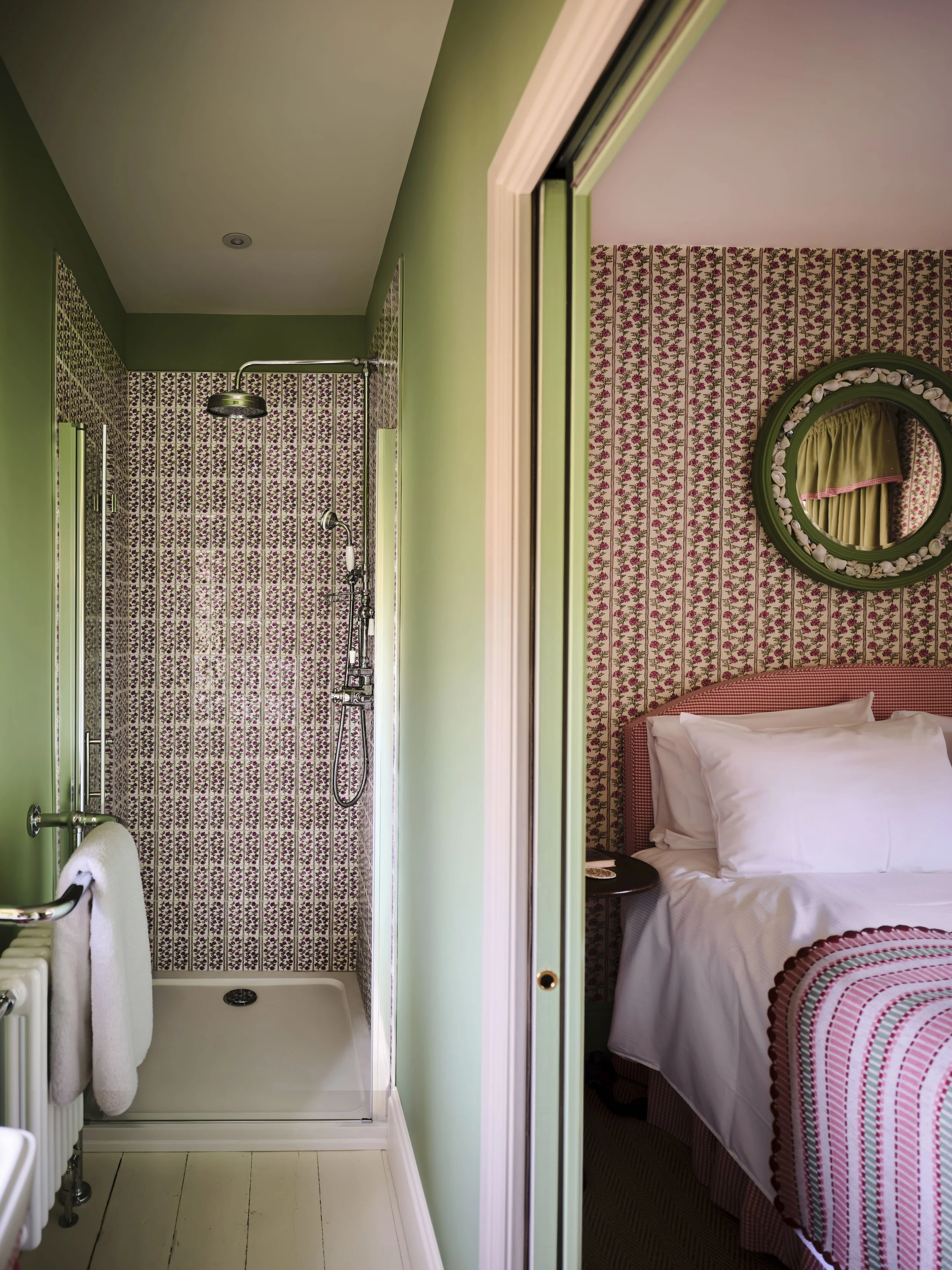 Cornflower Stripe Tile - Pink Green