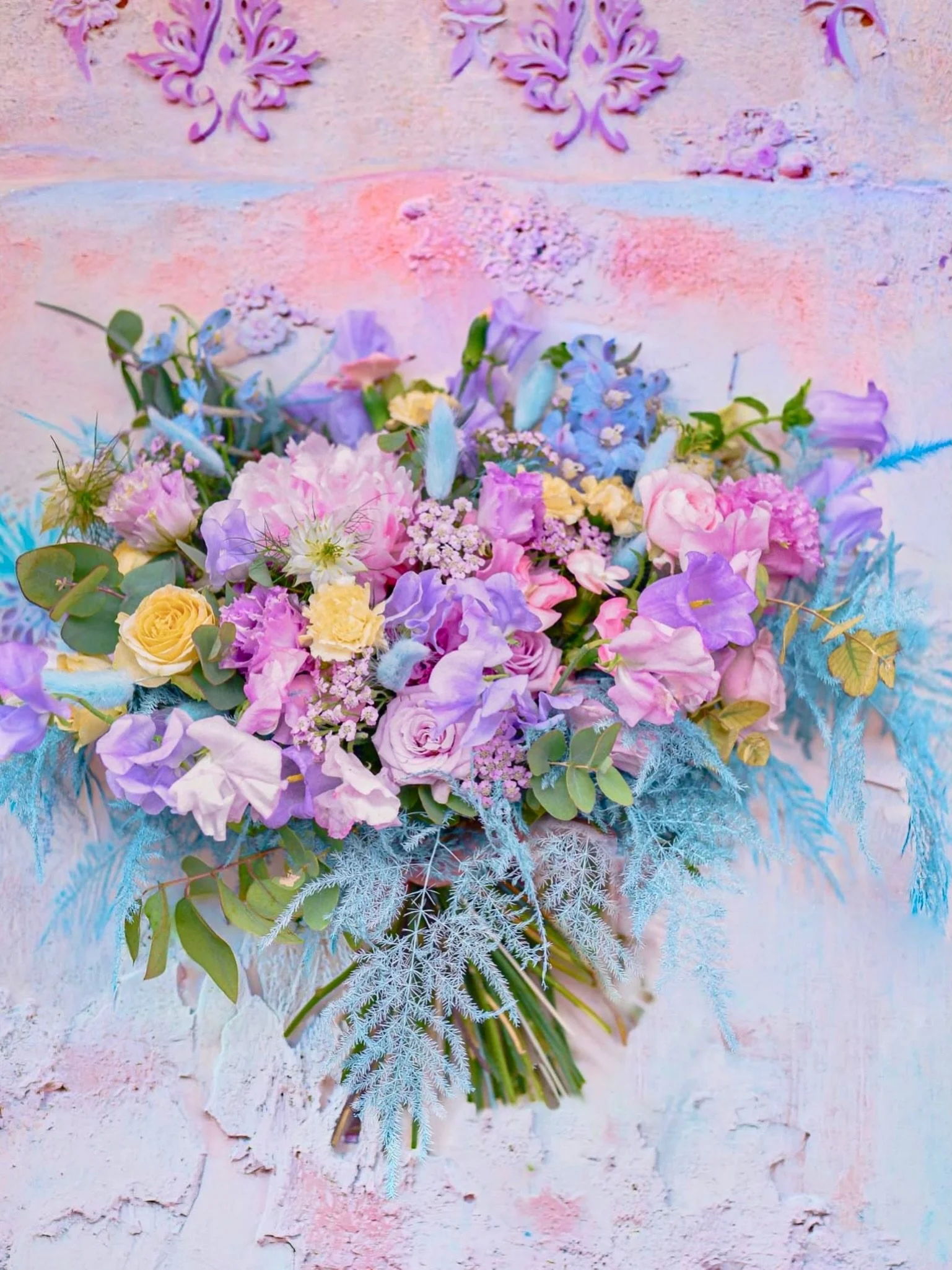 Le bouquet Arc-en-ciel  de Camille🦄
J&rsquo;ai tellement ador&eacute; cr&eacute;er son bouquet pour son mariage, ce genre de couleurs que l&rsquo;on a rarement et sa confiance aveugle qu&rsquo;elle m&rsquo;a t&eacute;moign&eacute; &eacute;tait juste
