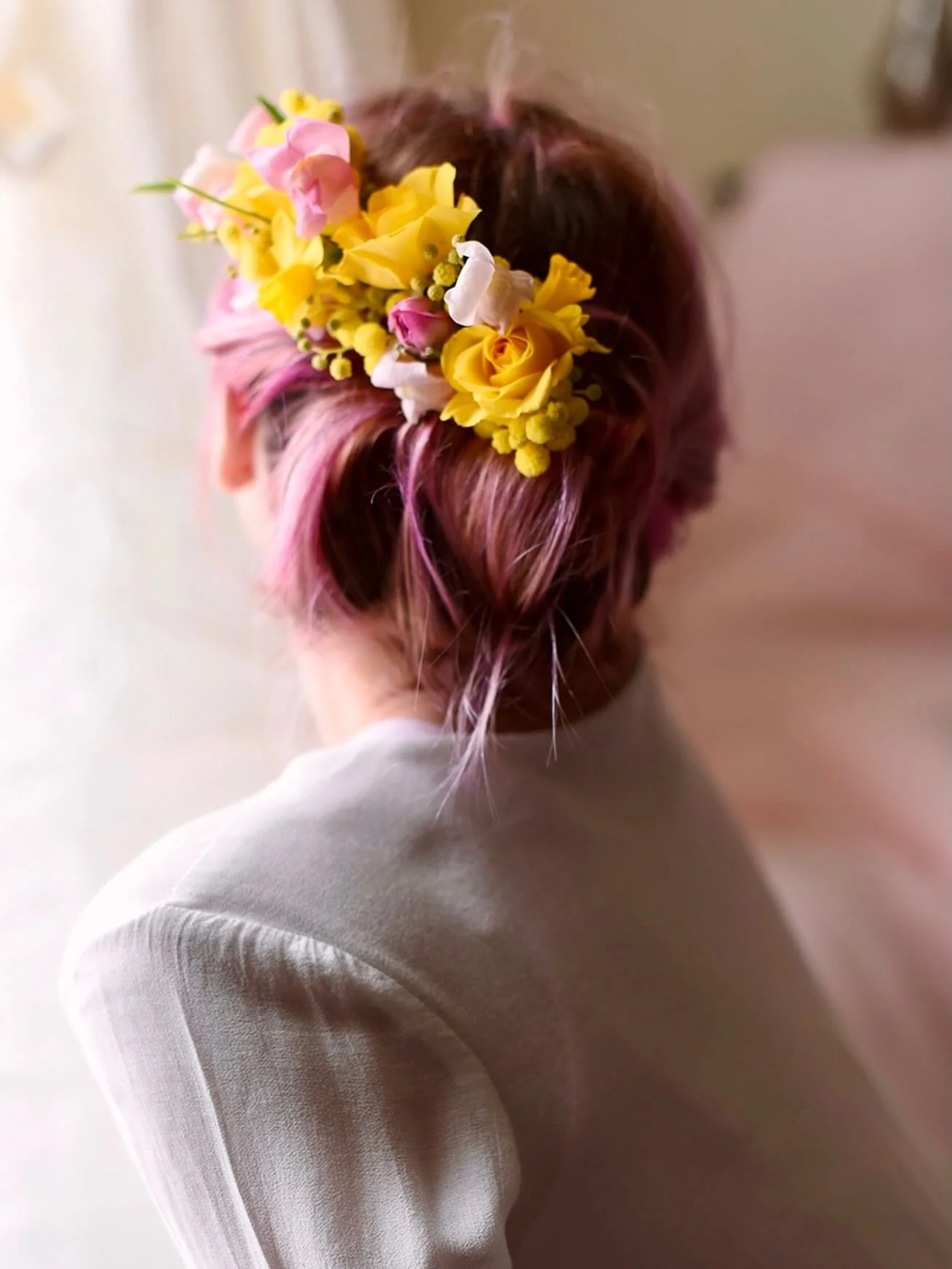 Il y&rsquo;a une dizaine d&rsquo;ann&eacute;es, je sortais mon 1er livre 📕🌸 sur le DIY floral, et celui l&agrave; &eacute;tait d&eacute;di&eacute; aux accessoires fleuris. Je viens de tomber sur une de ces photos et j&rsquo;avais envie de la partag