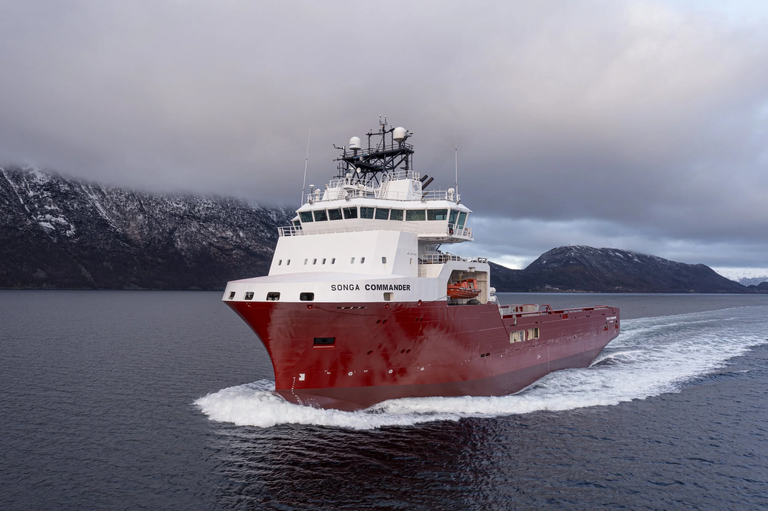 New term contract for Songa Commander