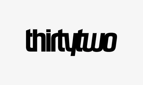 Le mot "thirtytwo" écrit en lettres minuscules en gras noir sur un fond blanc.