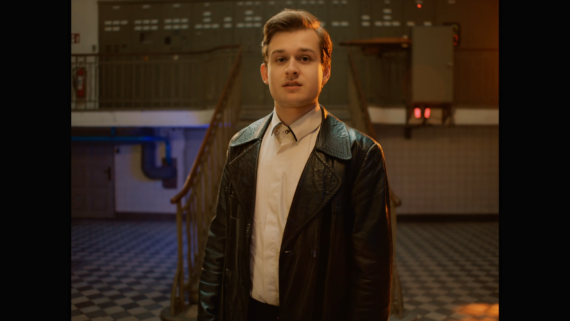 Die Traumgleichung Long Master stereo.mov.01_02_50_09.Standbild023.png