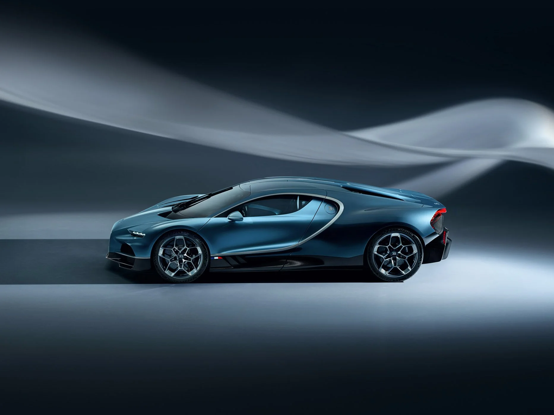 668926ba94c94af8260edcbd_BUGATTI-World-Premiere-Presskit-Images-27.jpg