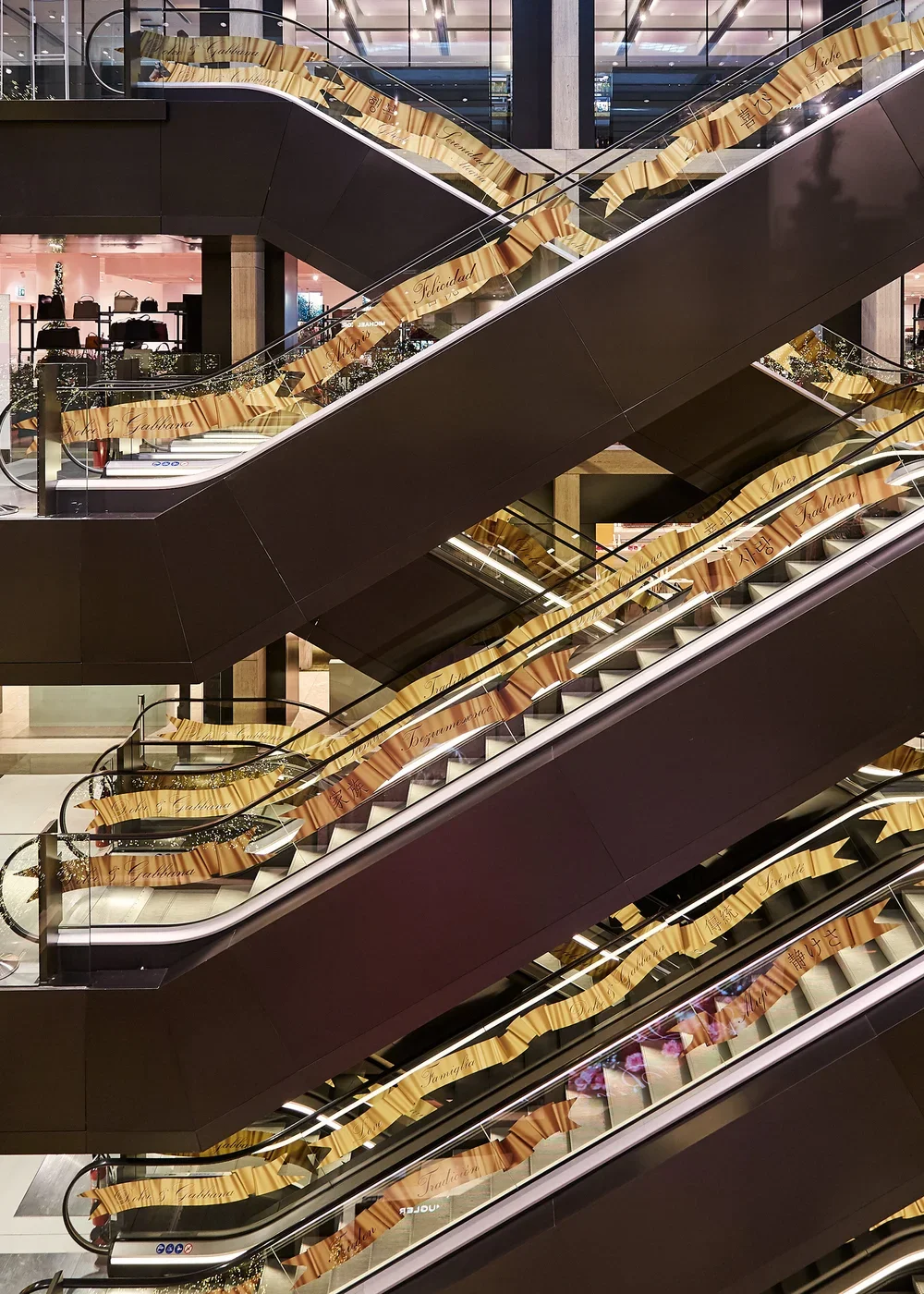 Dolce Gabbana Rinascente Roma Mercato Scala mobile.webp