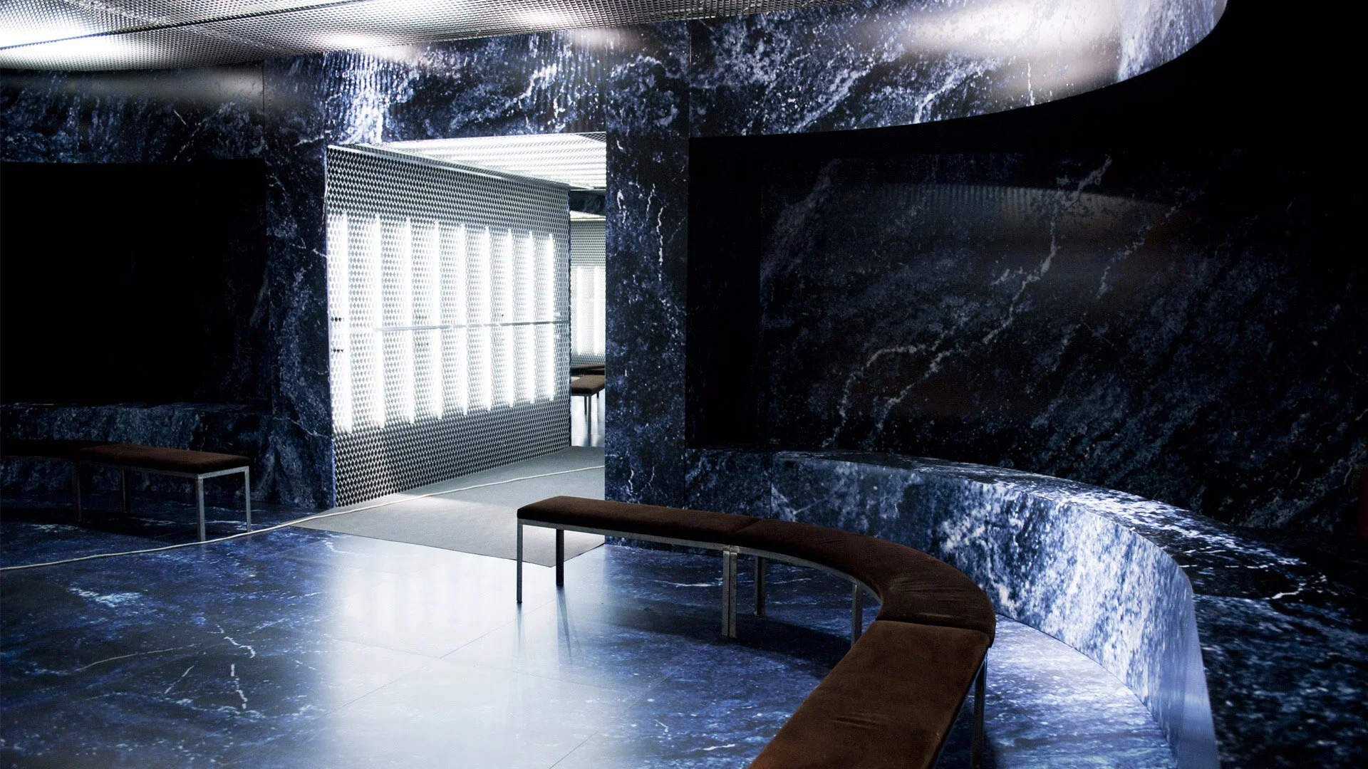 neolab prada sfilata 2015 marmo 2.webp