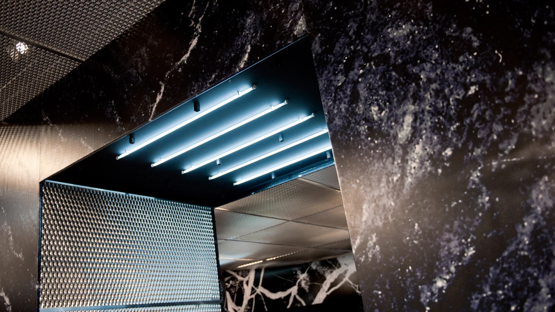 neolab prada sfilata 2015 marmo 4.webp