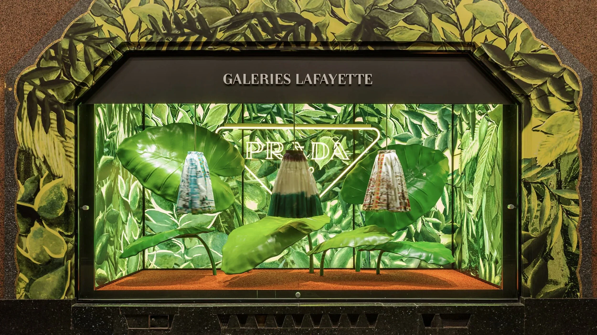 Prada hyper leaves for galeries lafayette windows display paris 1.webp